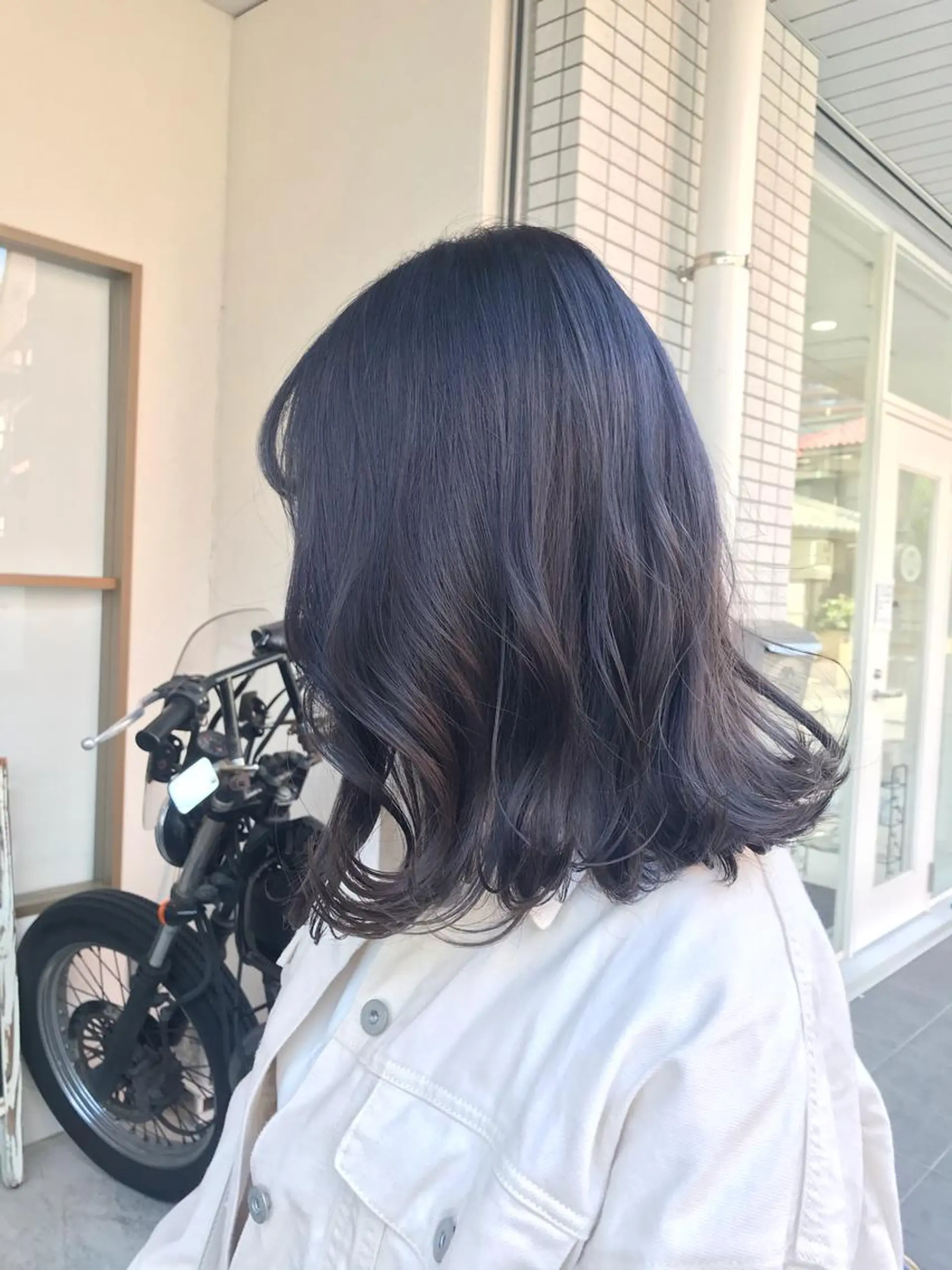 ミディアム アッシュ パープルカラー 🌿ネモト メイナ🌿‬のヘアスタイル