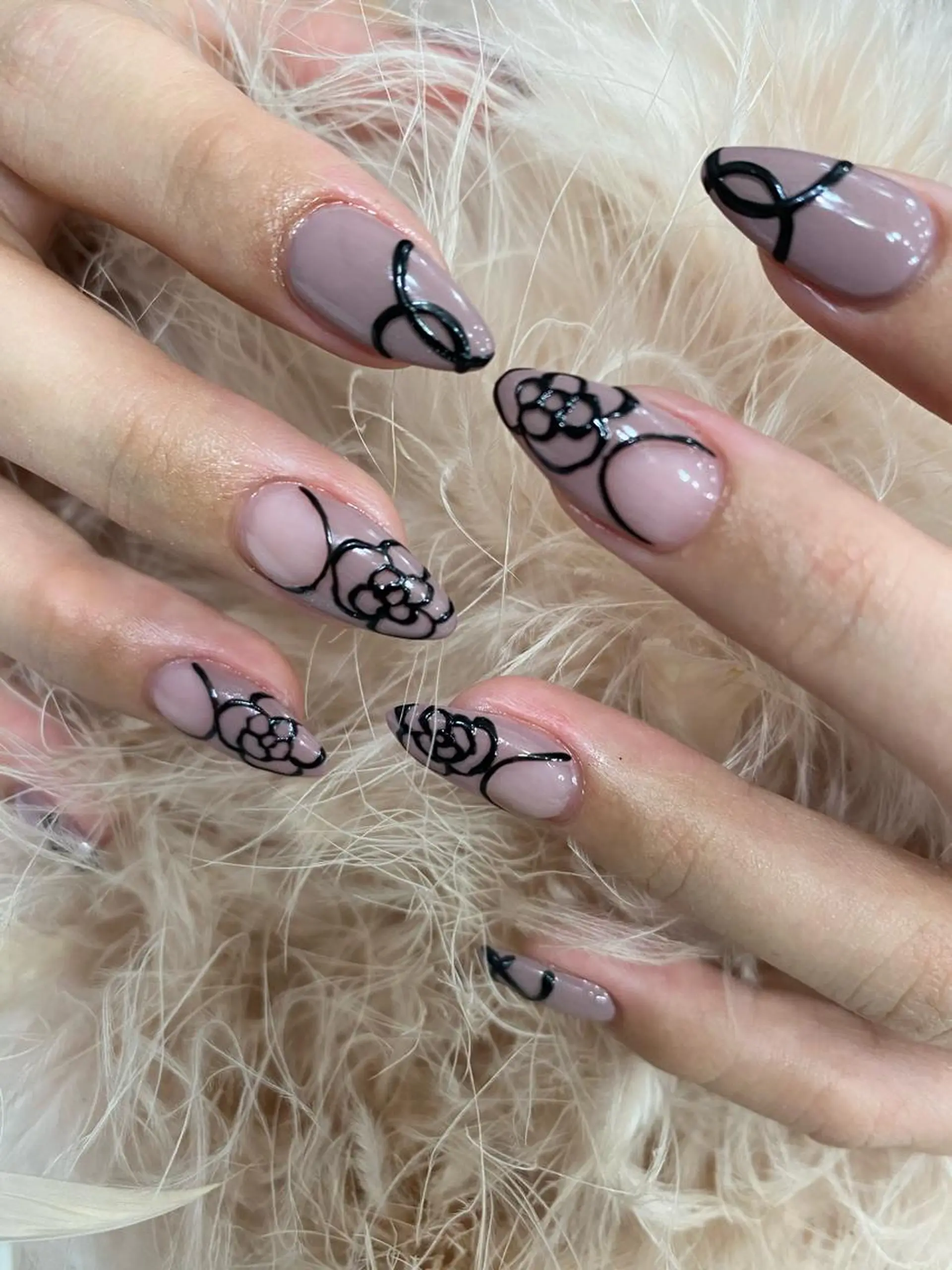 セミロング ハンドネイル NAILSALON 🍔Timna🍟のネイルデザイン