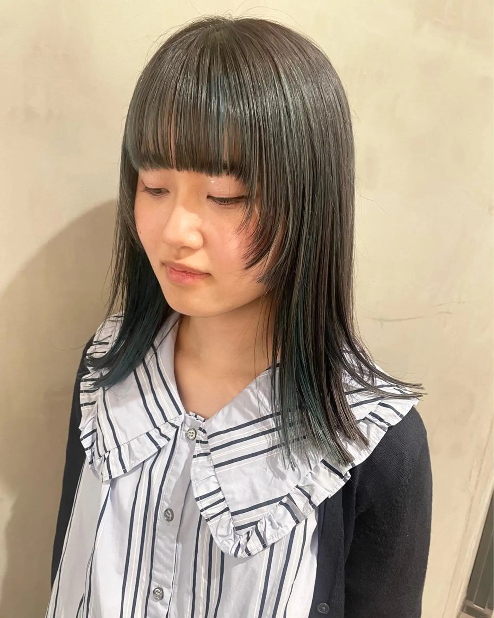 ミディアム カラー カット ヘアカラー トリートメント 優 作のヘアスタイル