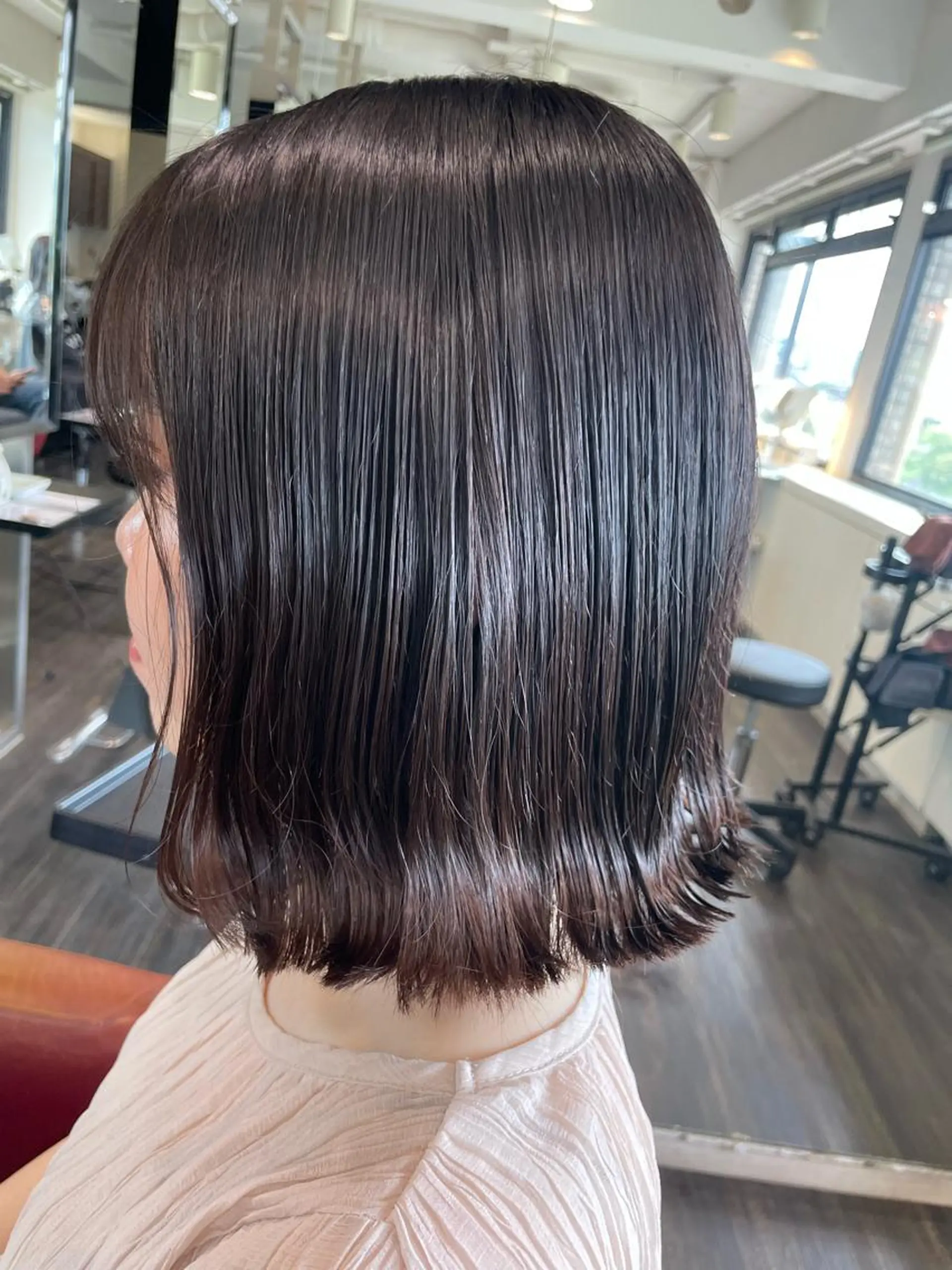 ミディアム ボブ 外ハネヘア 佐藤 綾郁のヘアスタイル