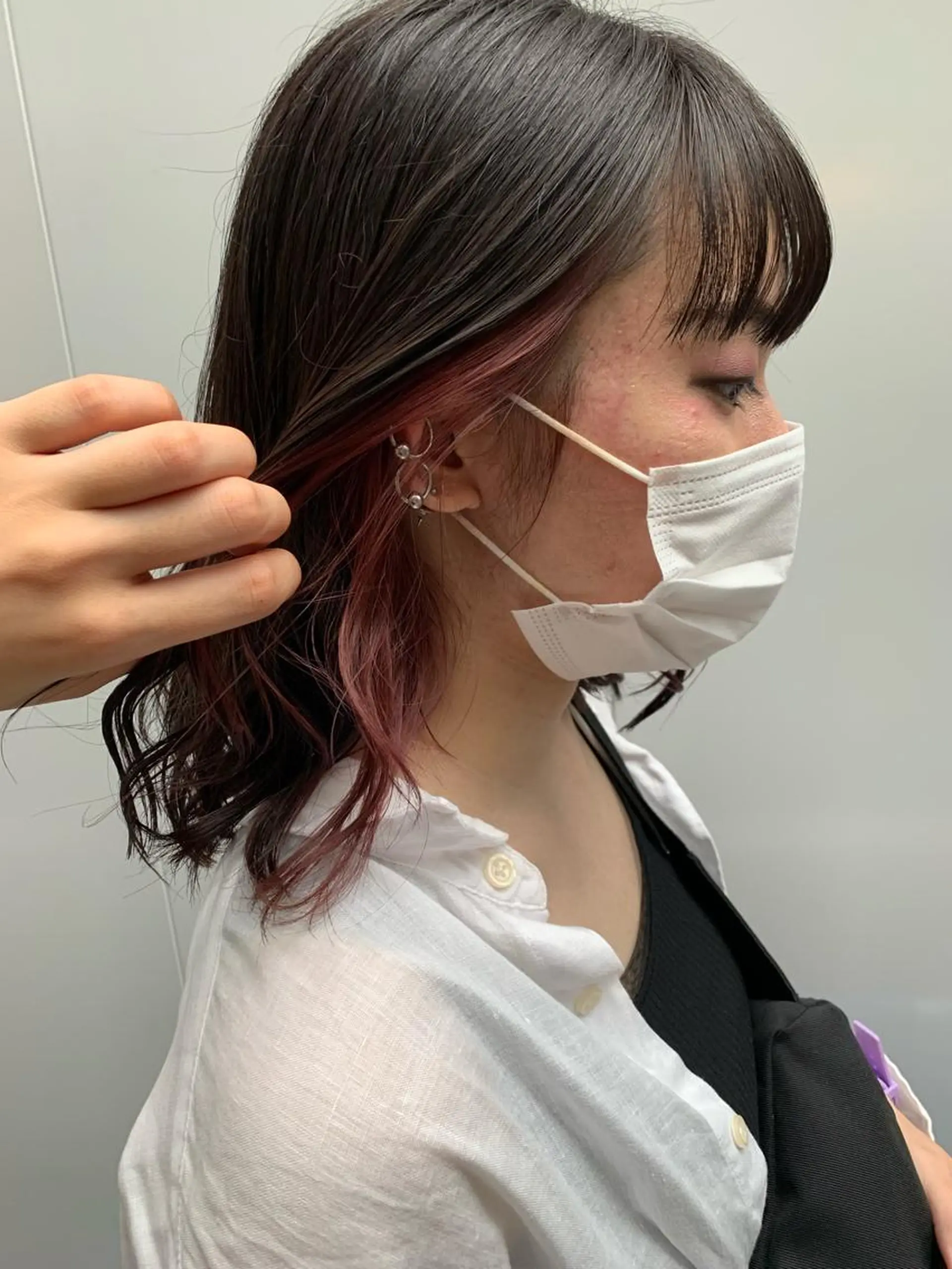 ミディアム カラー ヘアアレンジ ブリーチ インナーカラー ピンクカラー 🫧透明感カラー/ ボブ/小笠原🪽のヘアスタイル