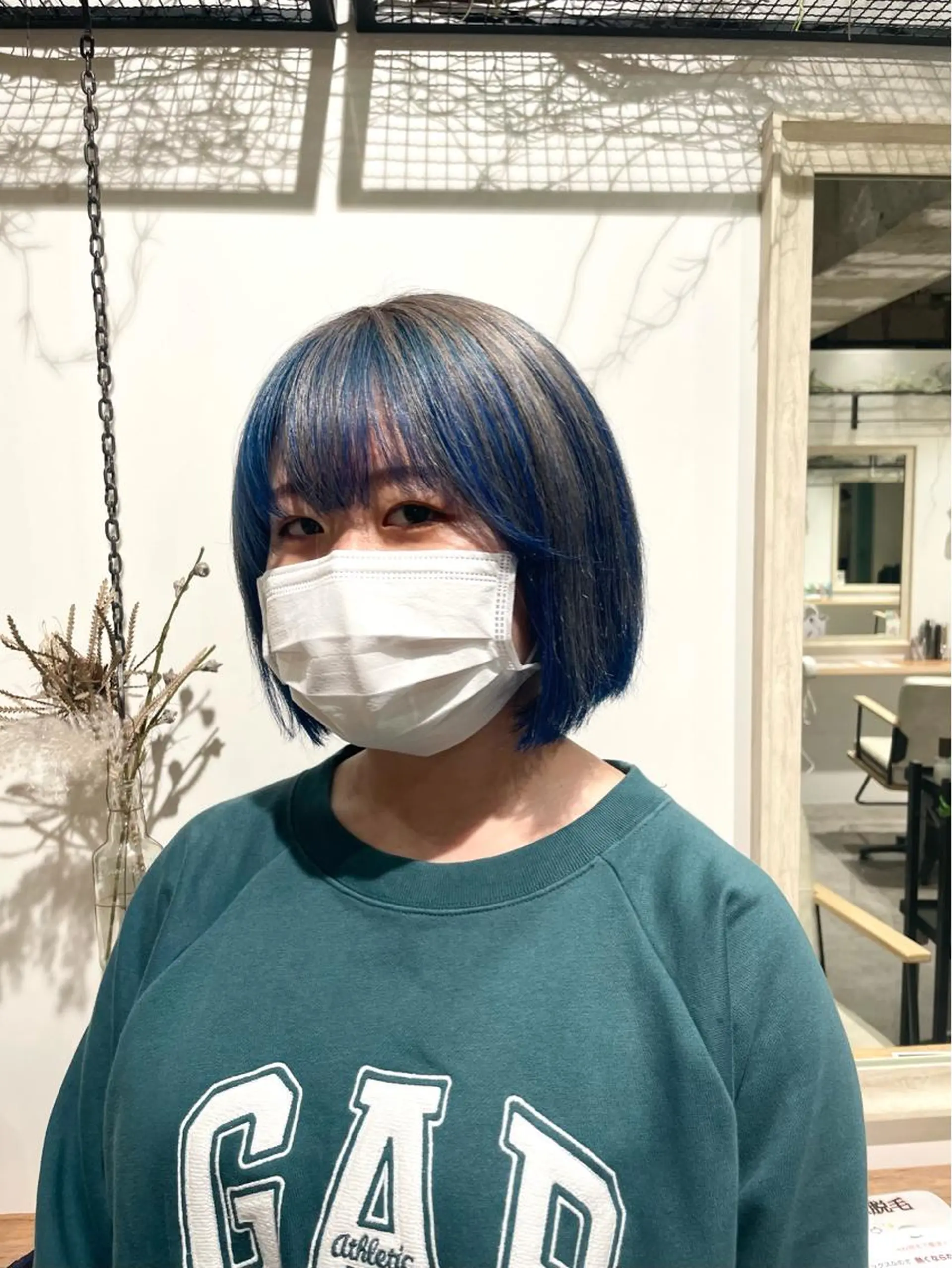 ショート カラー ブルーカラー ハイトーンカラー ネイビーカラー ヘアカラー ハイトーン🦄ネイル 💞のぶちのネイルデザイン