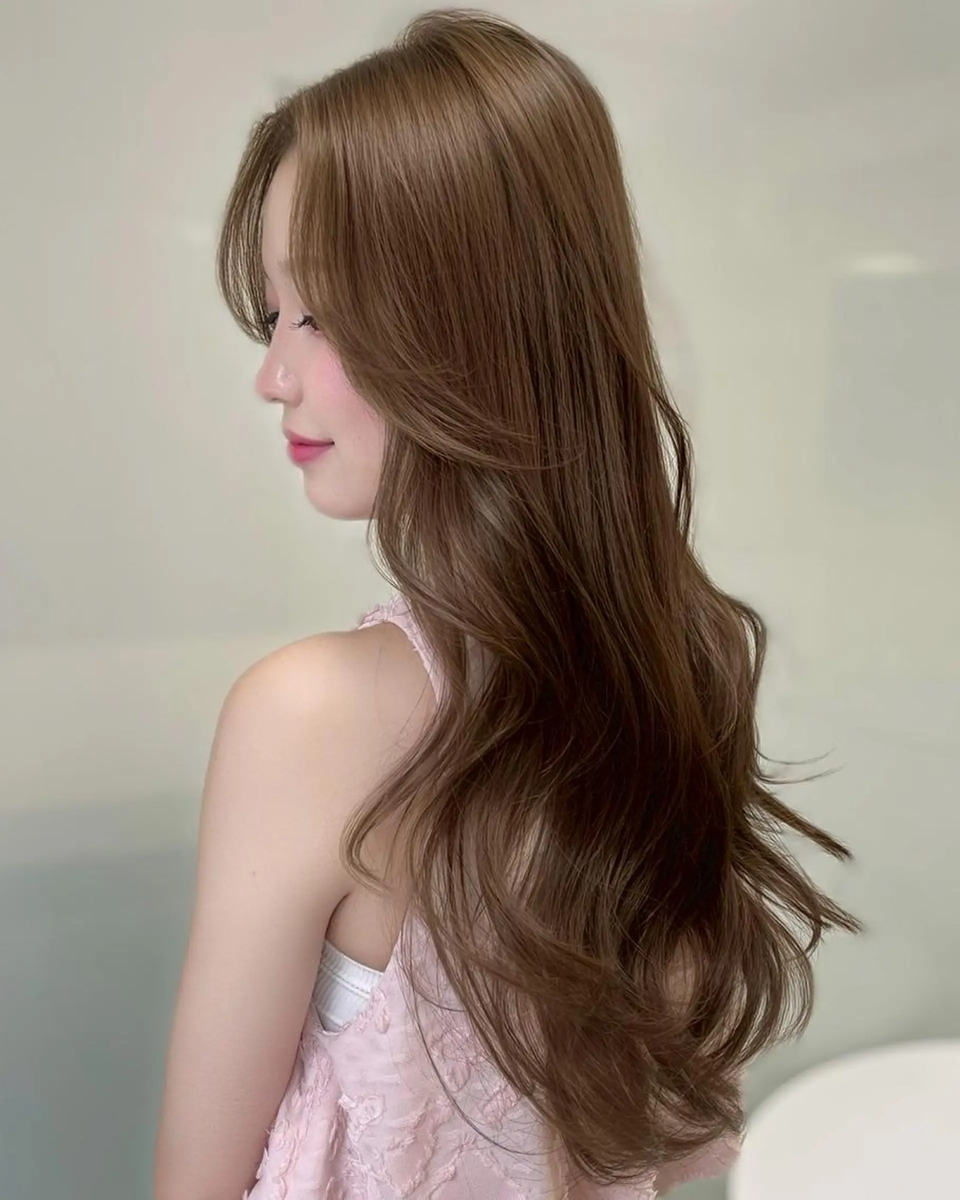 セミロング うる艶赤み消し 【池袋LAND】のヘアスタイル