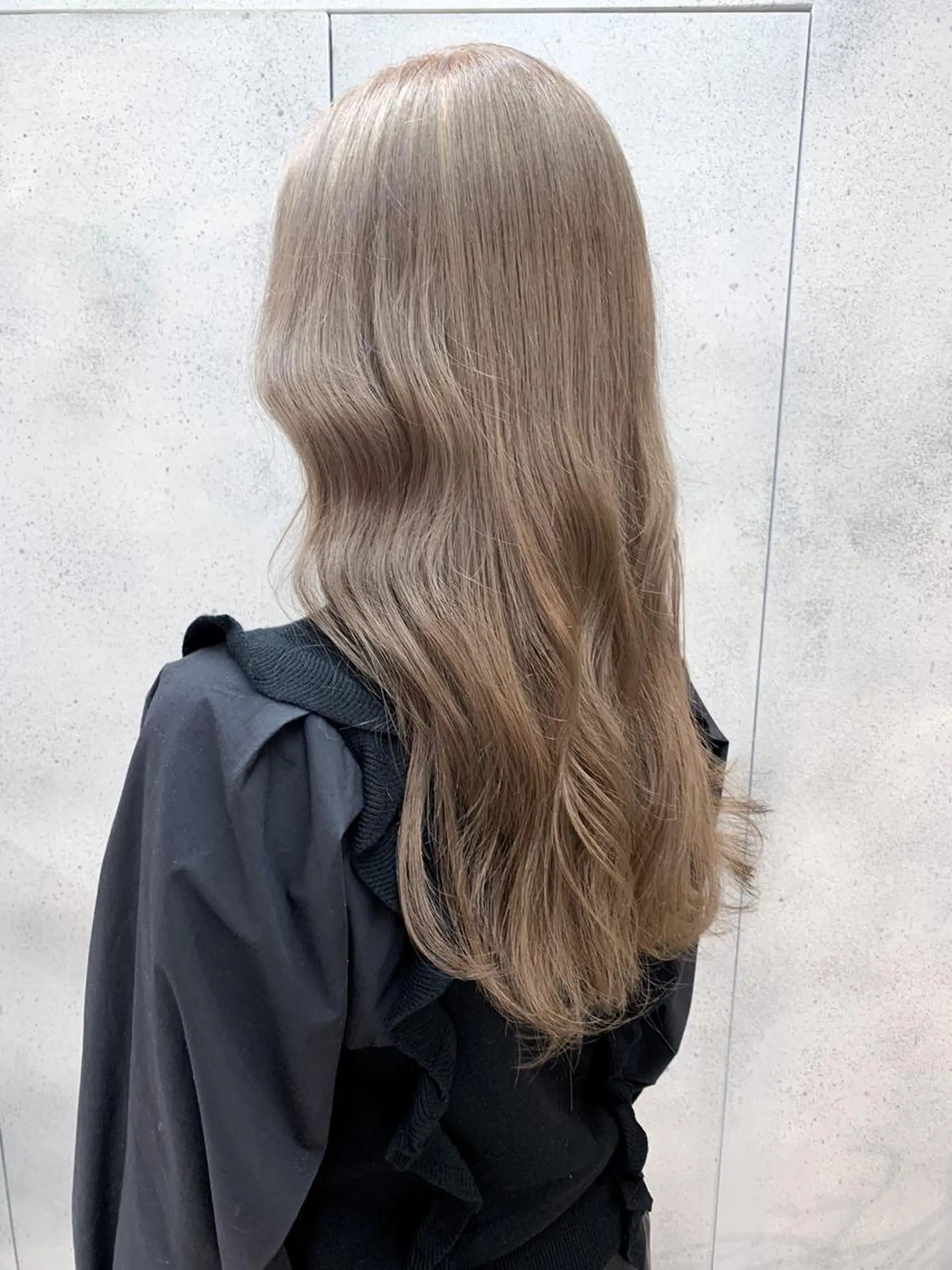 ロング カラー raika .のヘアスタイル