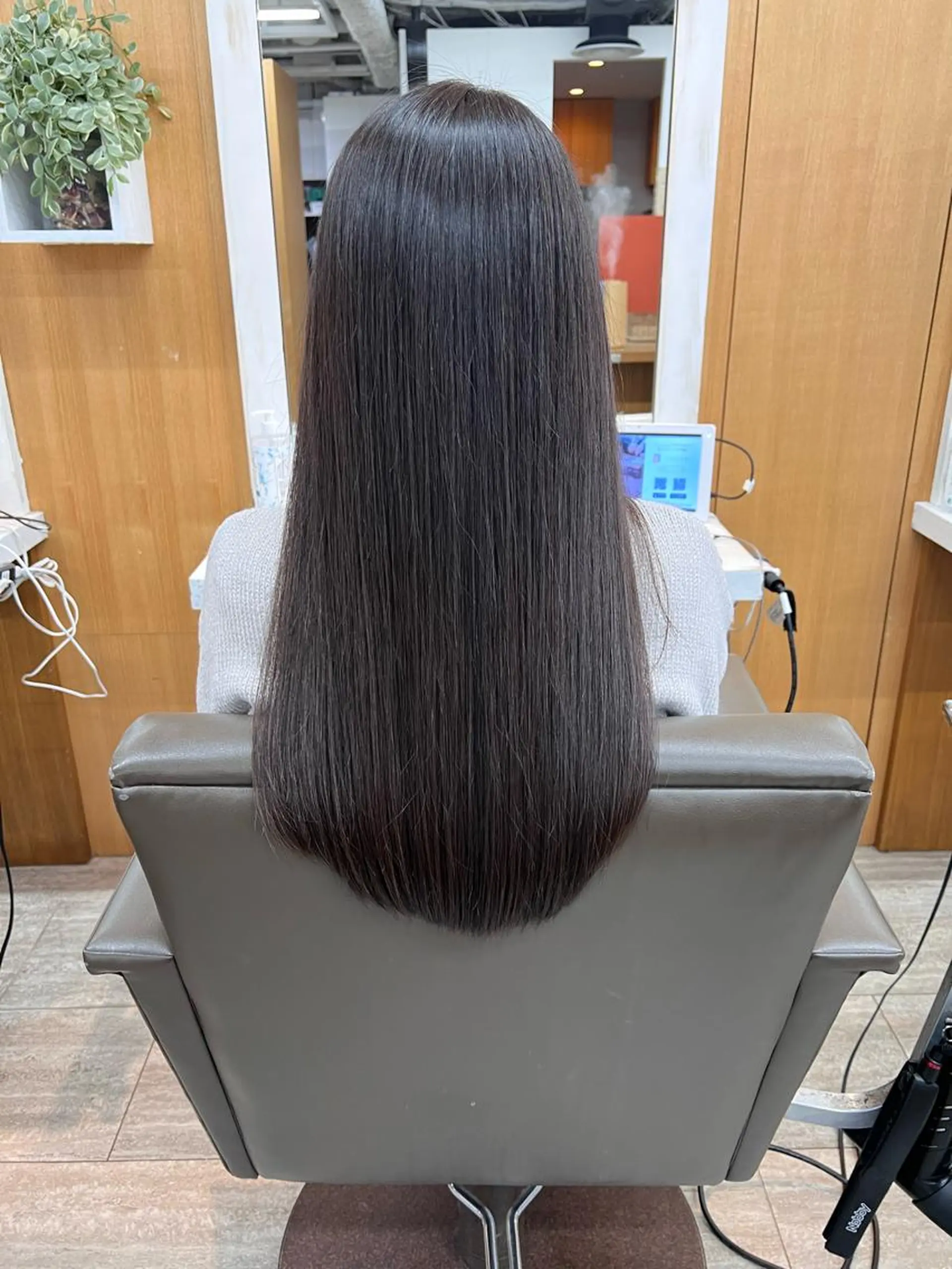 ロング カット 縮毛矯正 透明感カラー ゆうだいのヘアスタイル