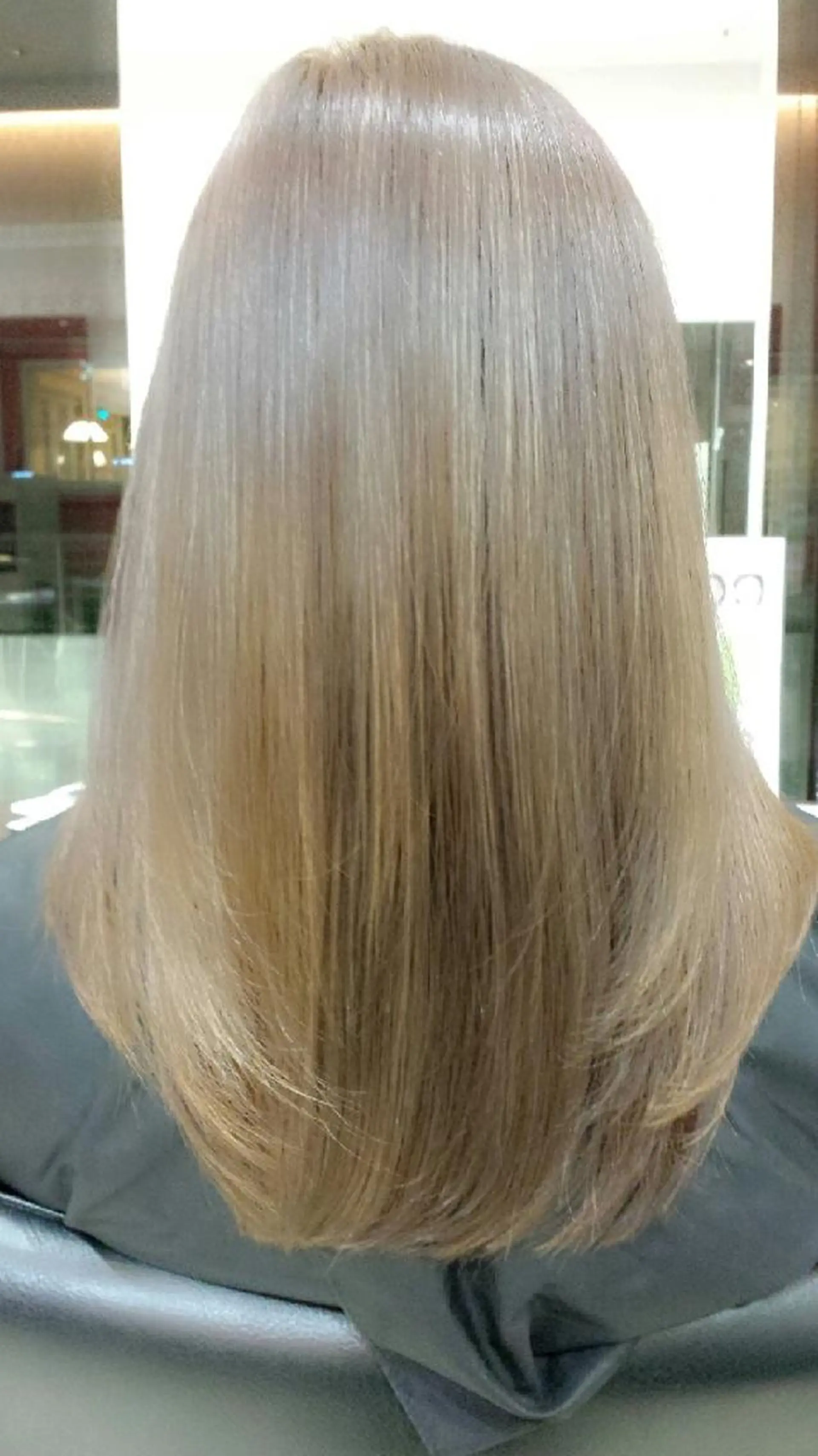 カラー グレージュ 大久保 隆蔵のヘアスタイル