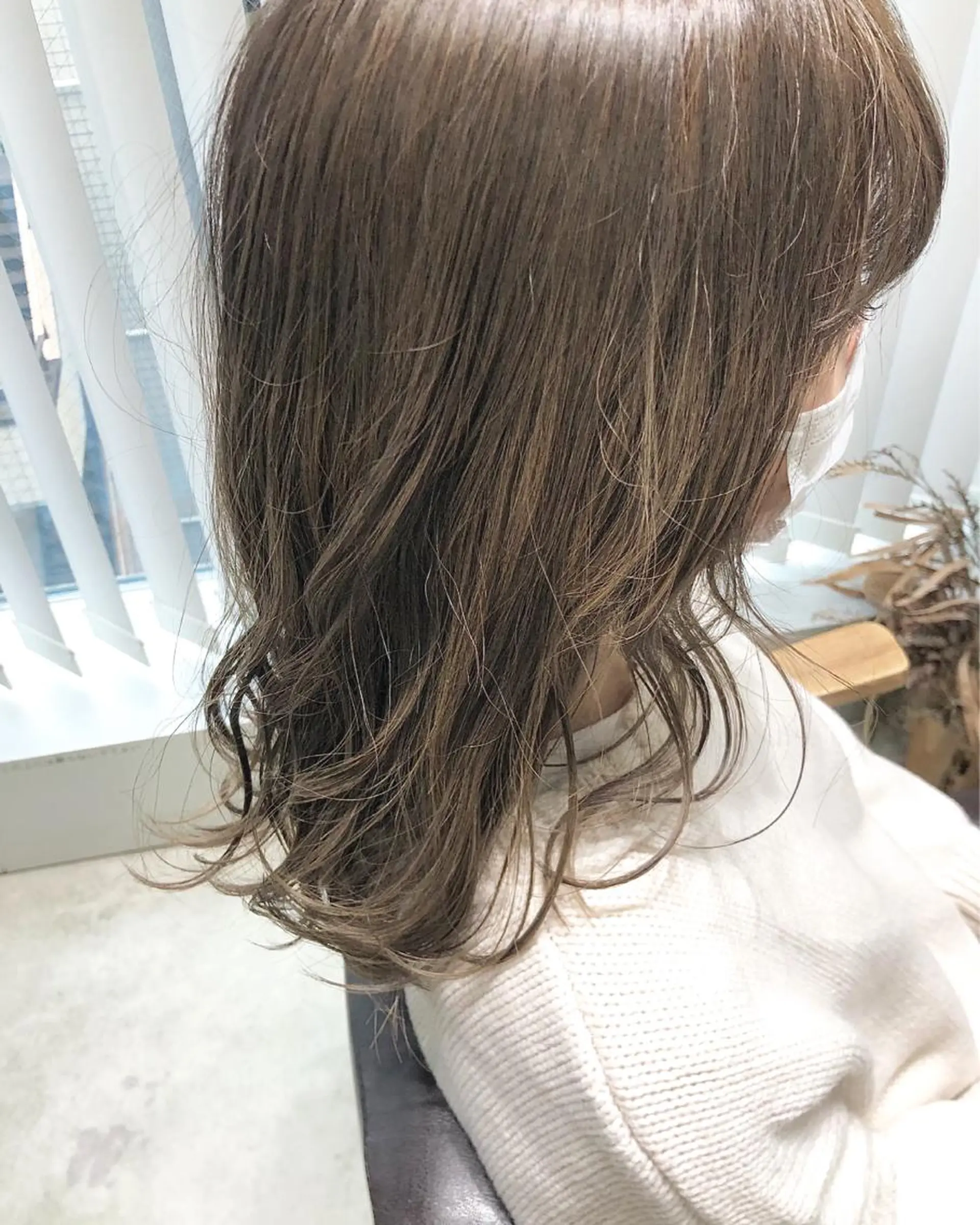 セミロング カラー アディクシーカラー ベージュカラー ブリーチ 🌿ニュアンスヘア 🌿福田沙也加のヘアスタイル