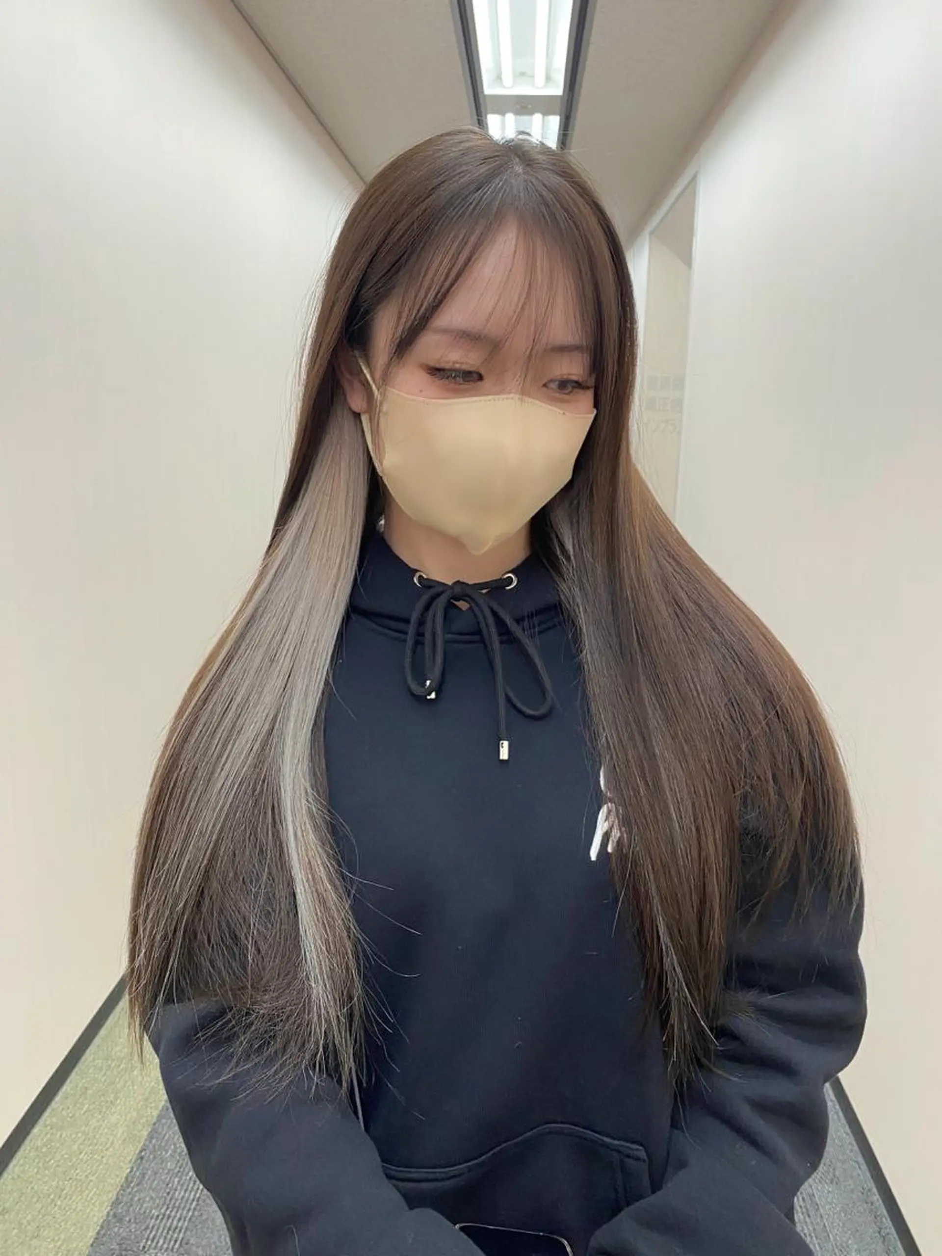ロング 大阪ヘアカラー ブリーチmarinaのヘアスタイル