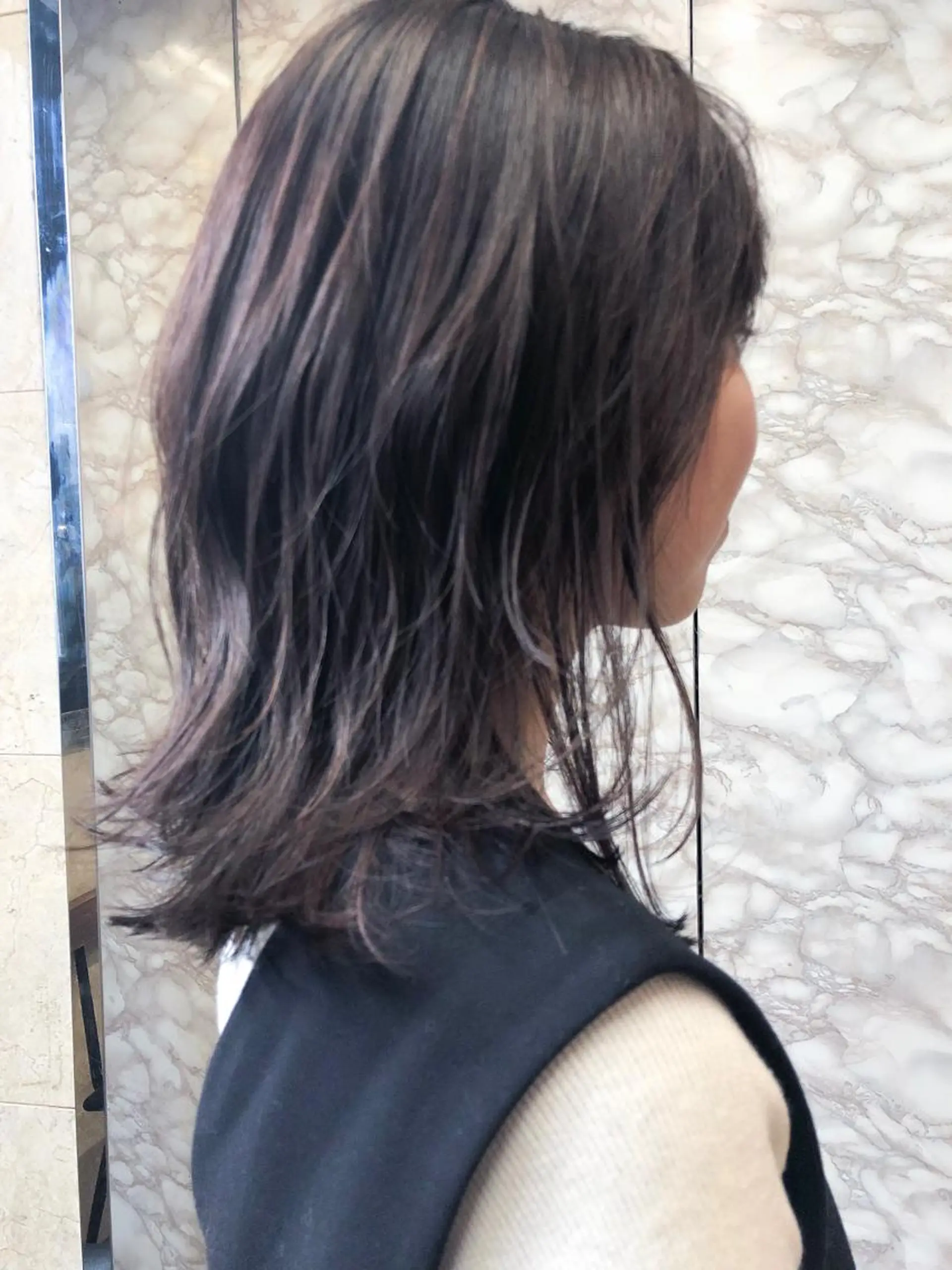 ミディアム カラー パーマ ヘアアレンジ ラベンダーカラー ヘアカラー トリートメント TOMO GEEKS代表のヘアスタイル