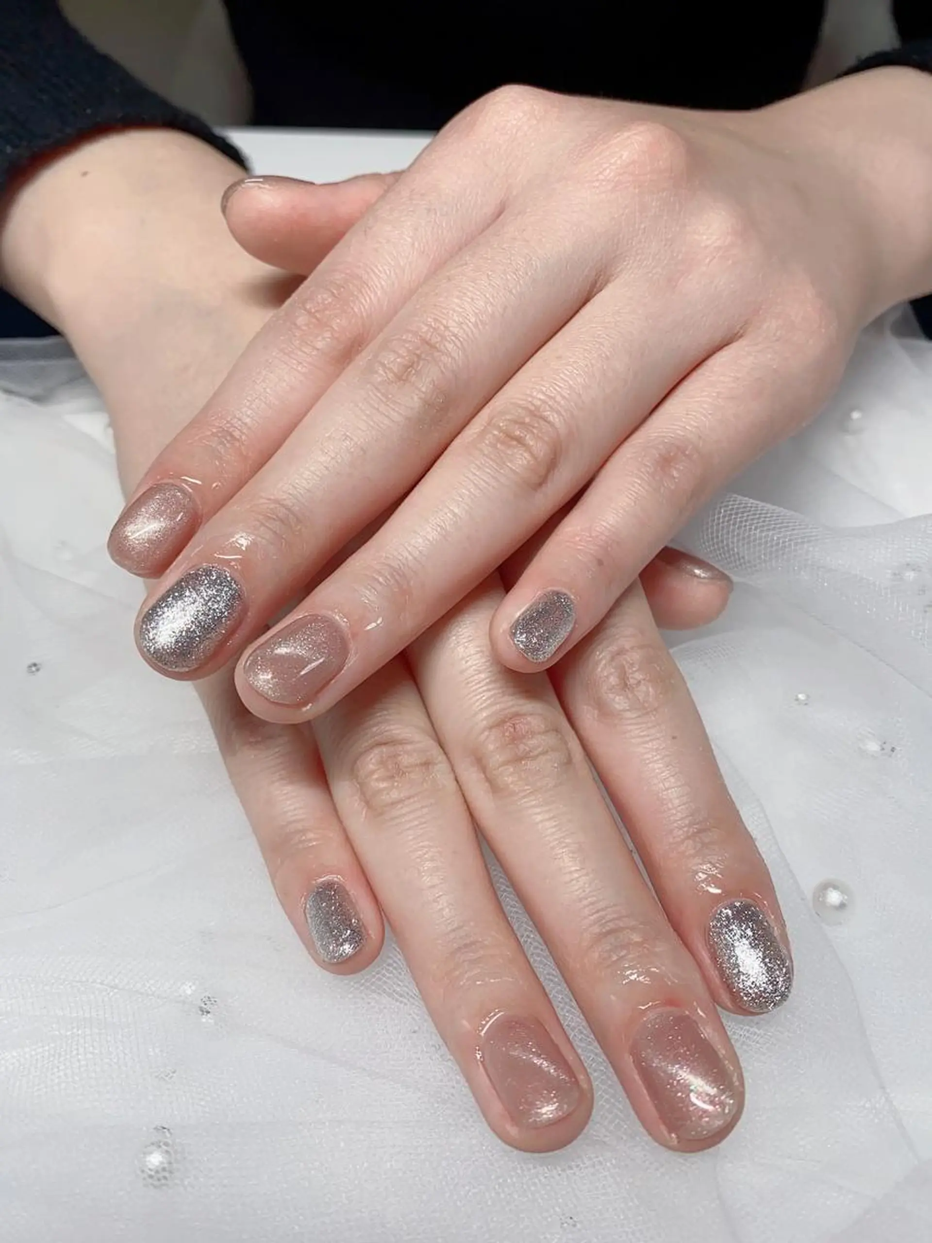 ネイル ラメ(グリッター) マグネットネイル シルバー ハンドネイル Jasmine nailsalon所属・ジャスミン ネイルサロンのネイルデザイン