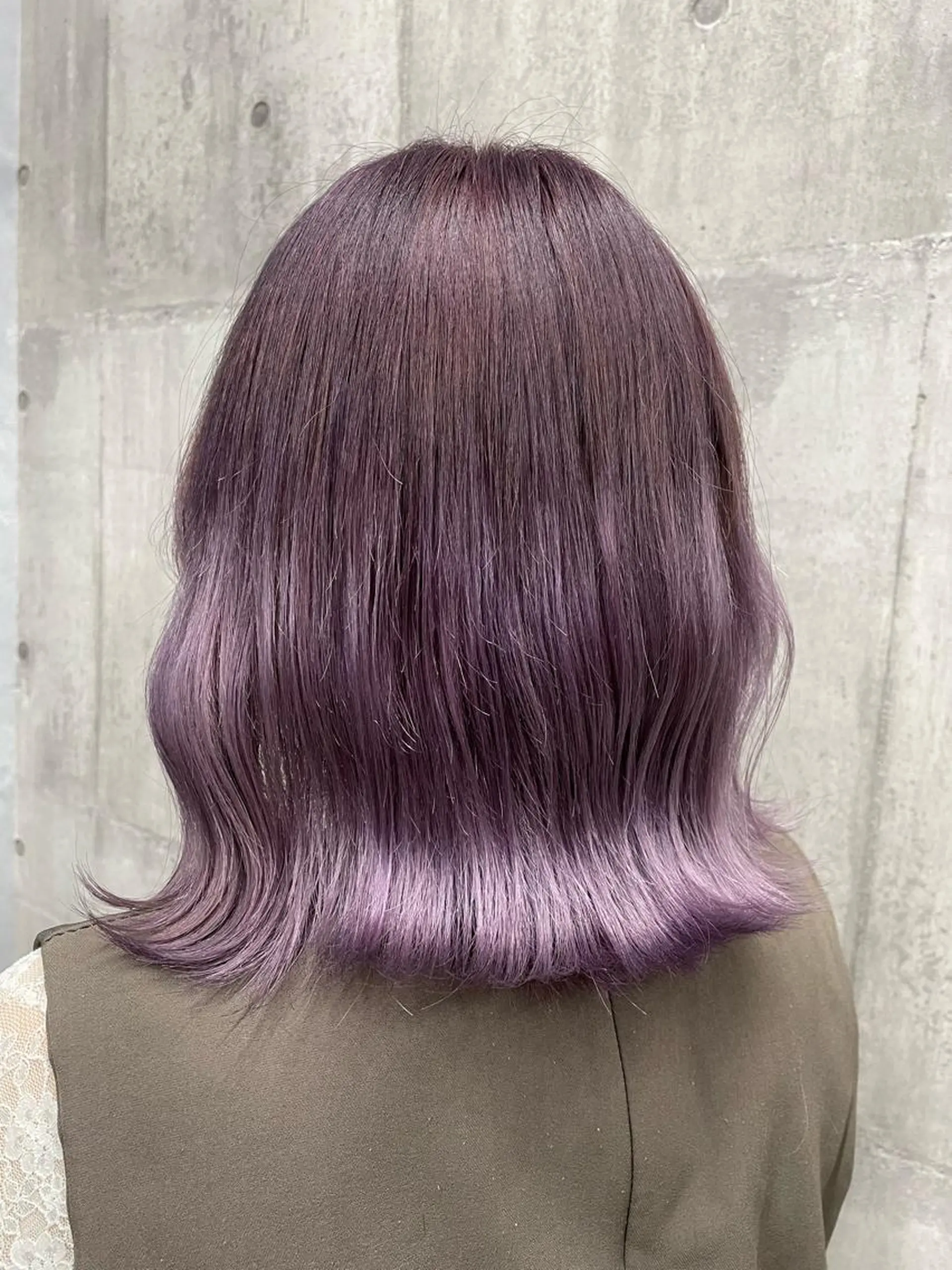 セミロング カラー パープルカラー ヘアカラー LUXBE LUCE 那覇小禄イオン店所属・LUXBE LUCE ひなののヘアスタイル
