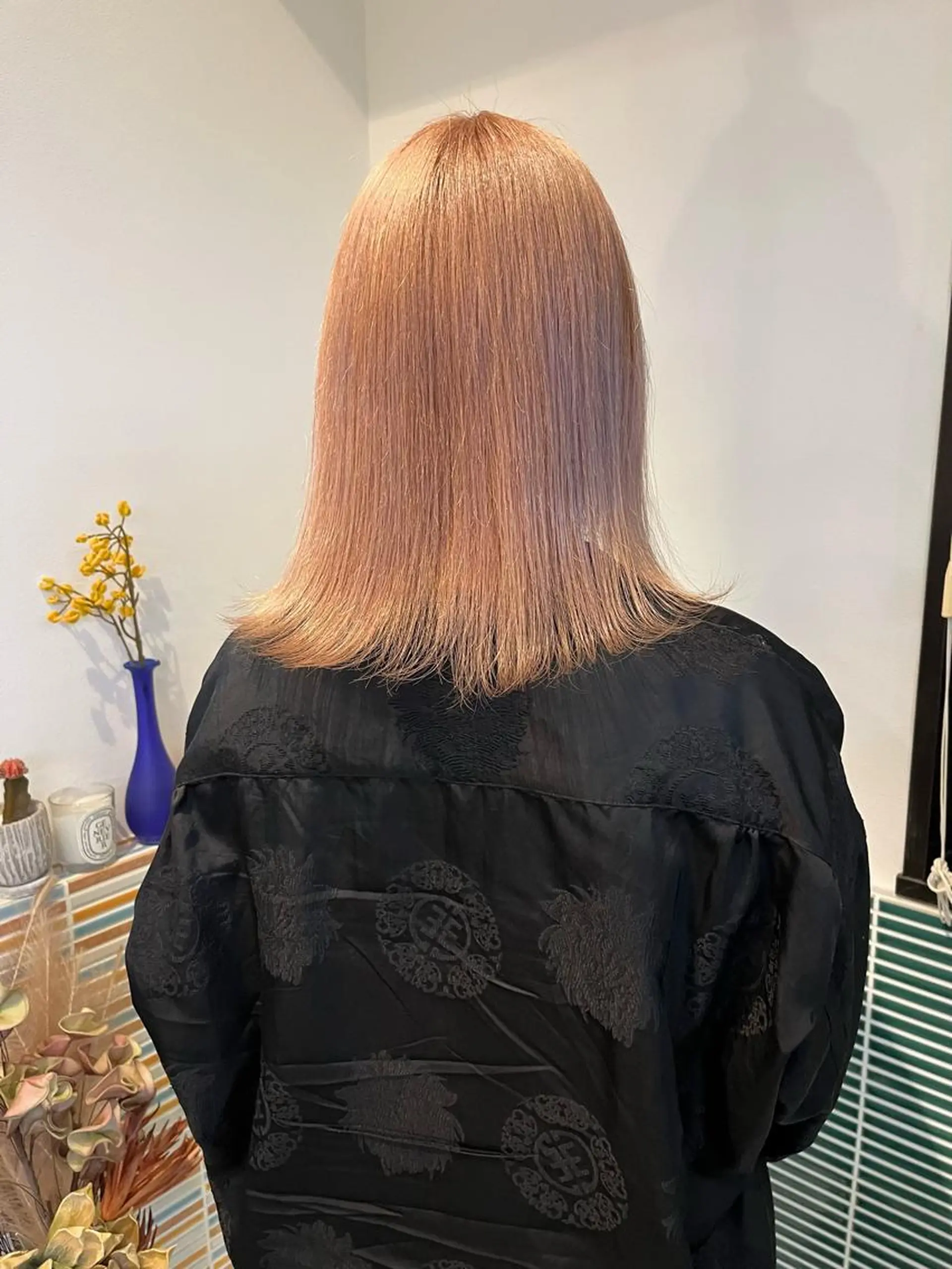 ミディアム カラー ベージュカラー ブリーチ ピンクカラー ピンクベージュ ヘアカラー トリートメント 🩷ハイトーン透明感 レイヤー🩷ユリカのヘアスタイル