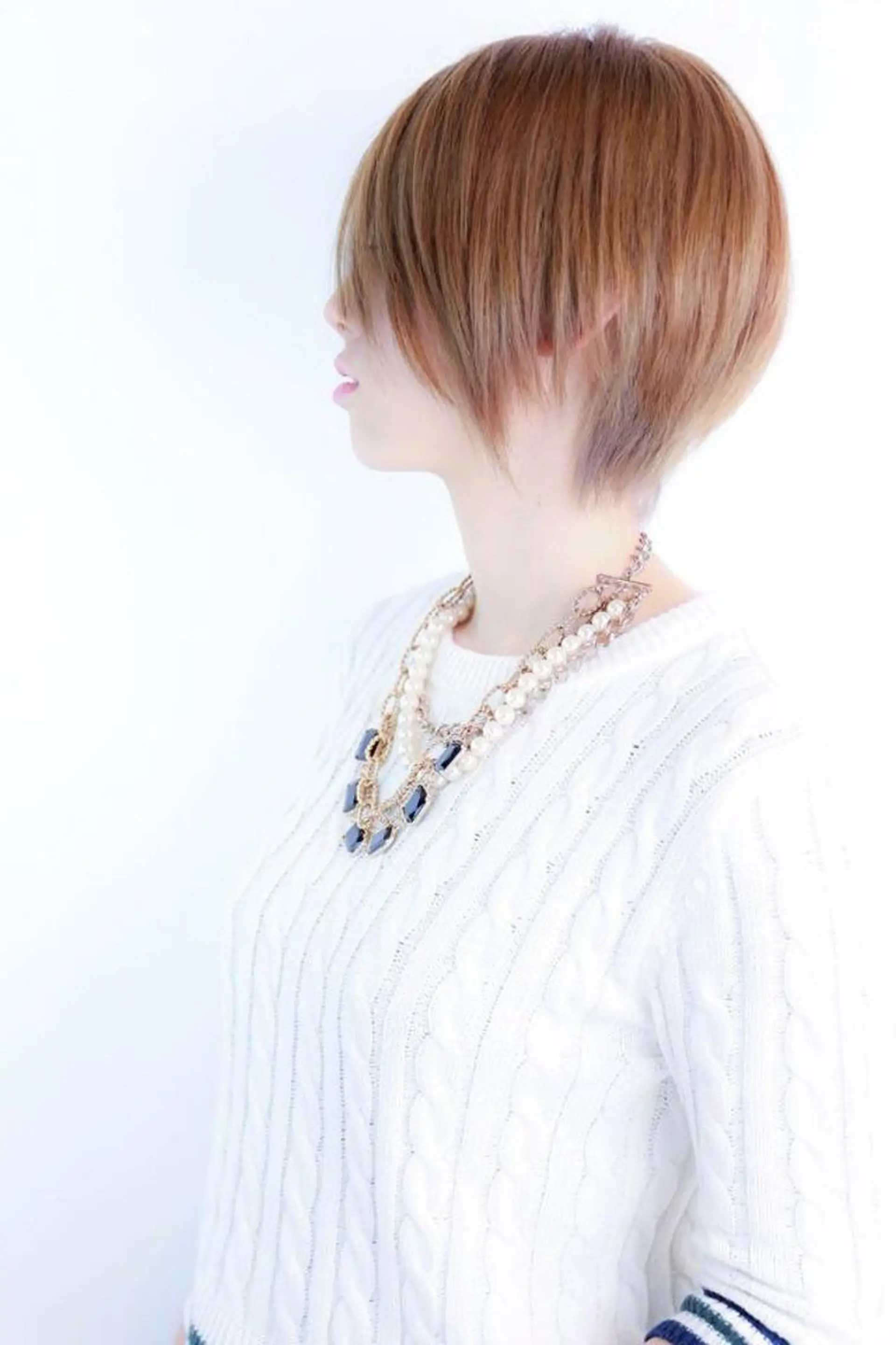 ショート カラー ショートボブ ベージュカラー ミルクティーベージュ ボブ ショートヘア ブリーチ/髪質改善 NYNY大久保のヘアスタイル