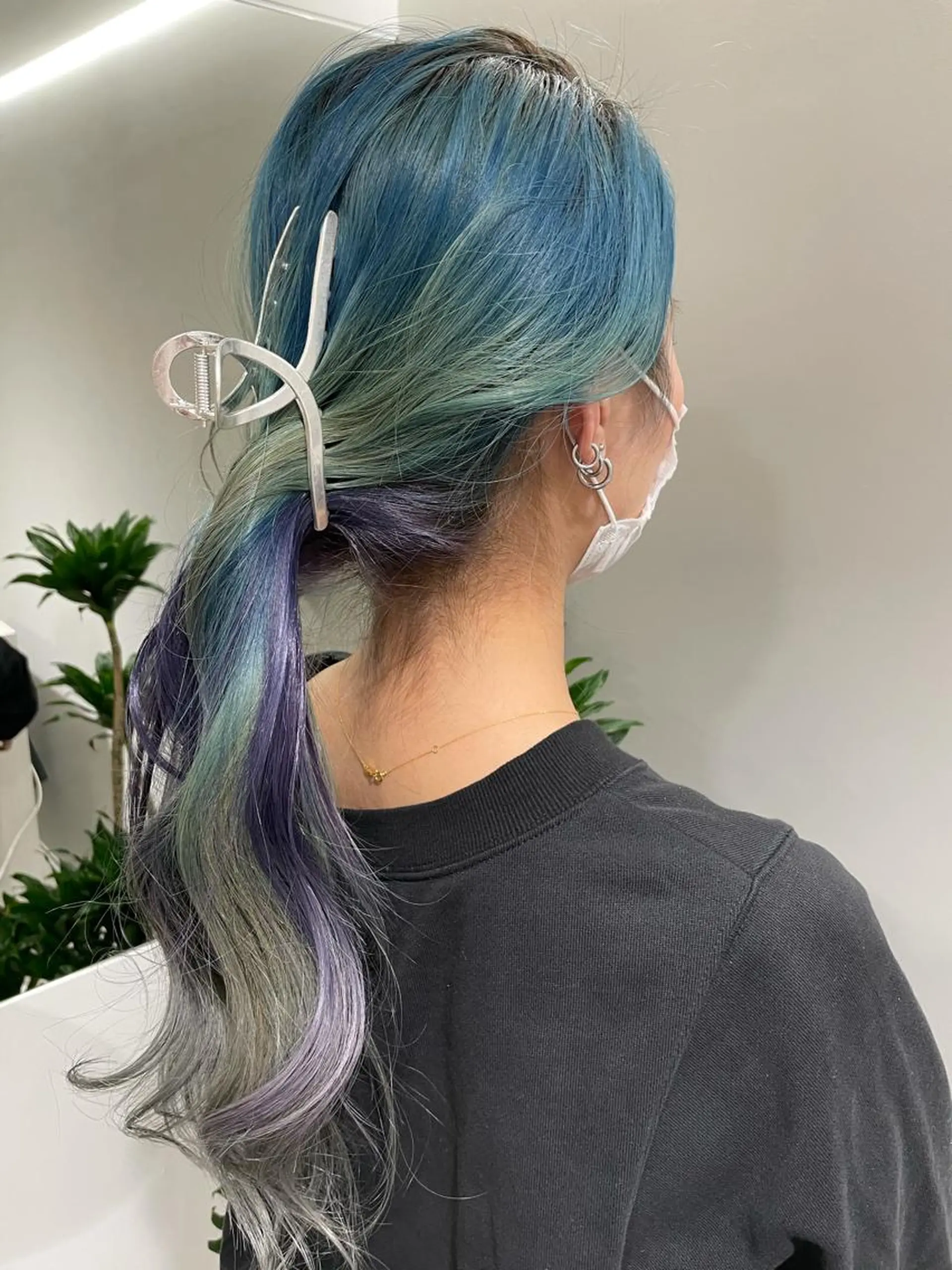 ロング カラー デザインカラー パープルカラー 太田ありさ クリーミーヘアカラーのヘアスタイル