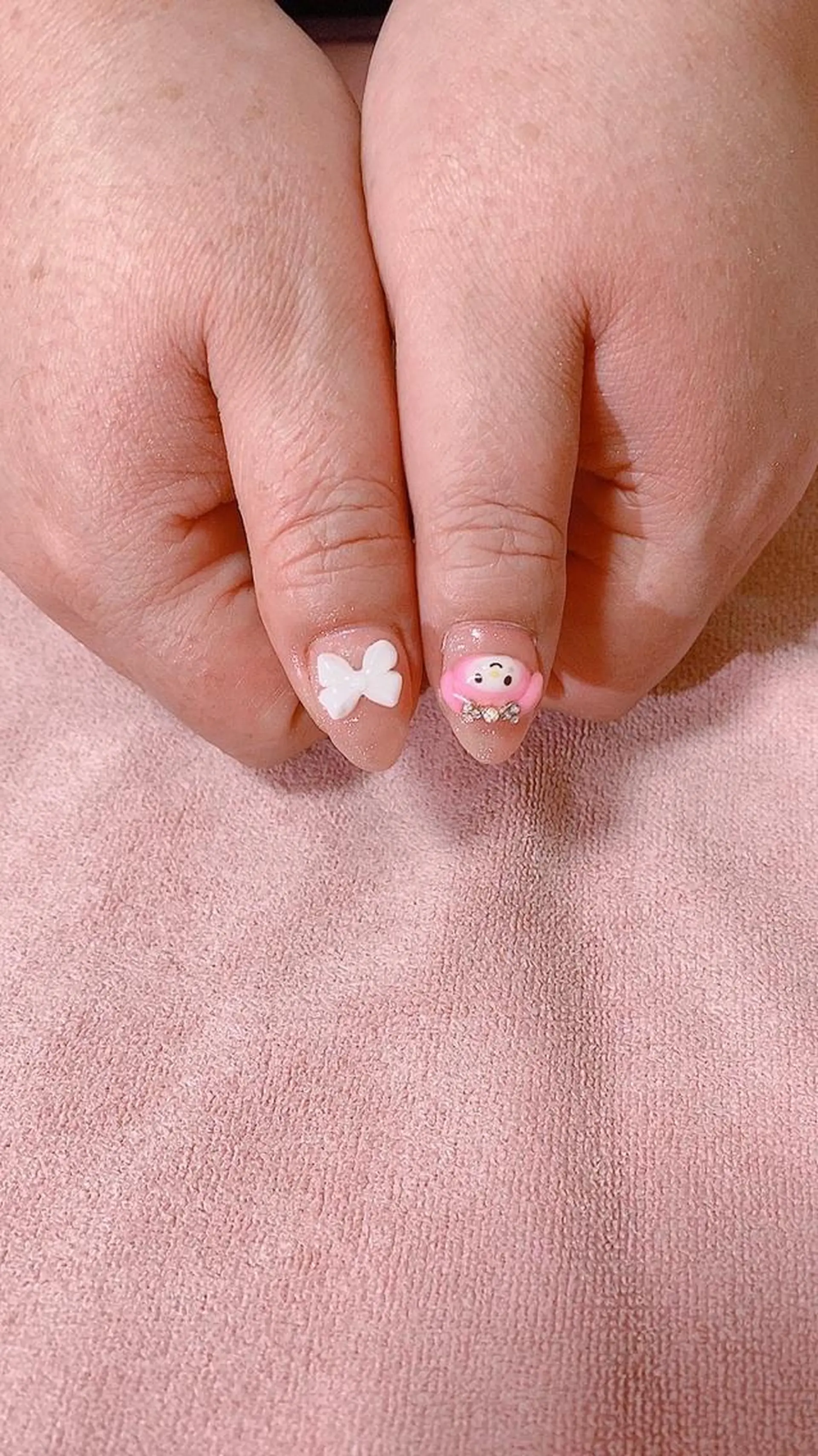 ネイル ワンカラーネイル リボン nail salon　STACK所属・ネイルサロン スタックのネイルデザイン