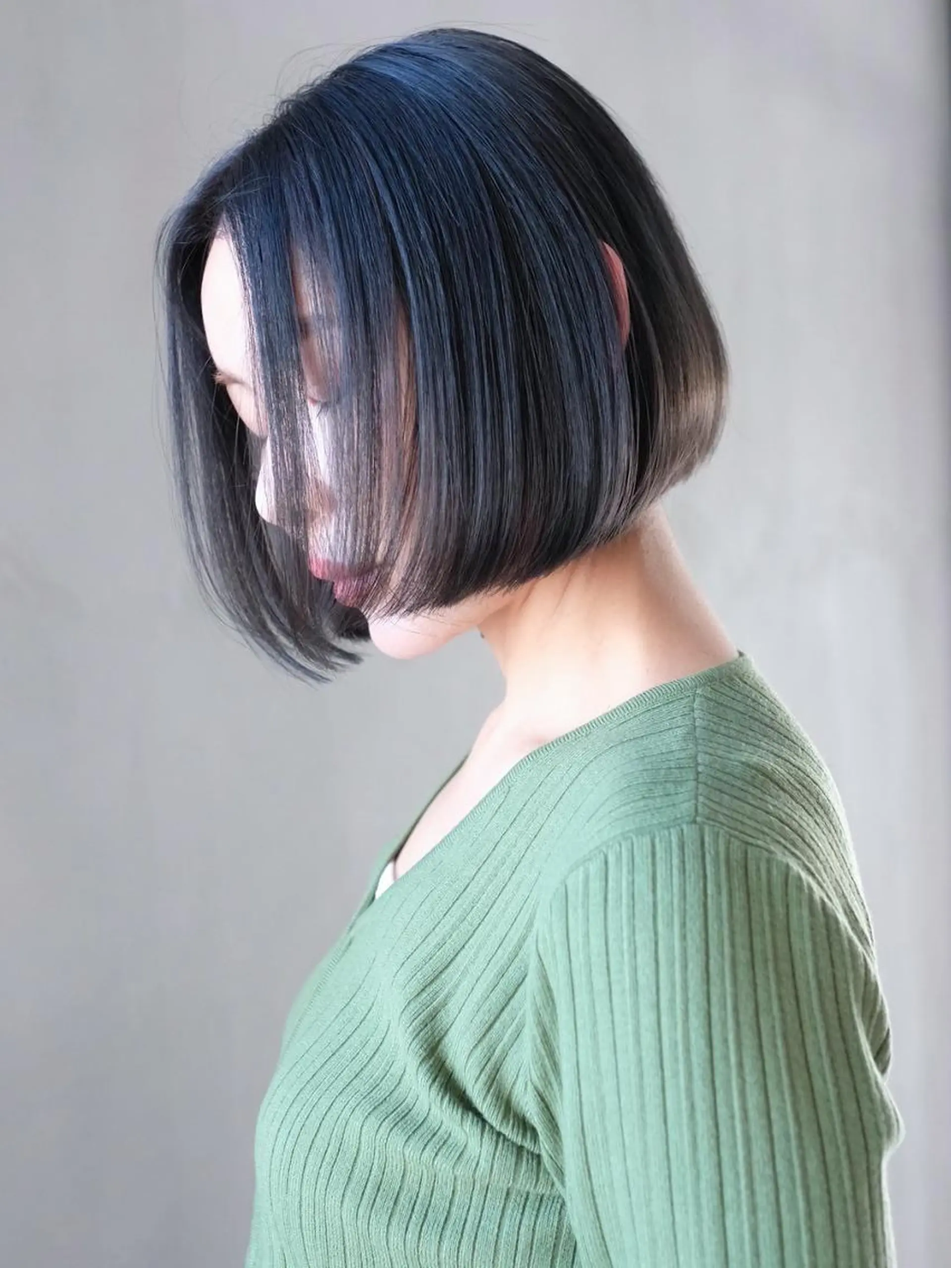 カラー ショート アッシュ アッシュブラック 黒髪 グレージュ カット ヘアカラー トリートメント ITby ALBUM 北千住店のヘアスタイル