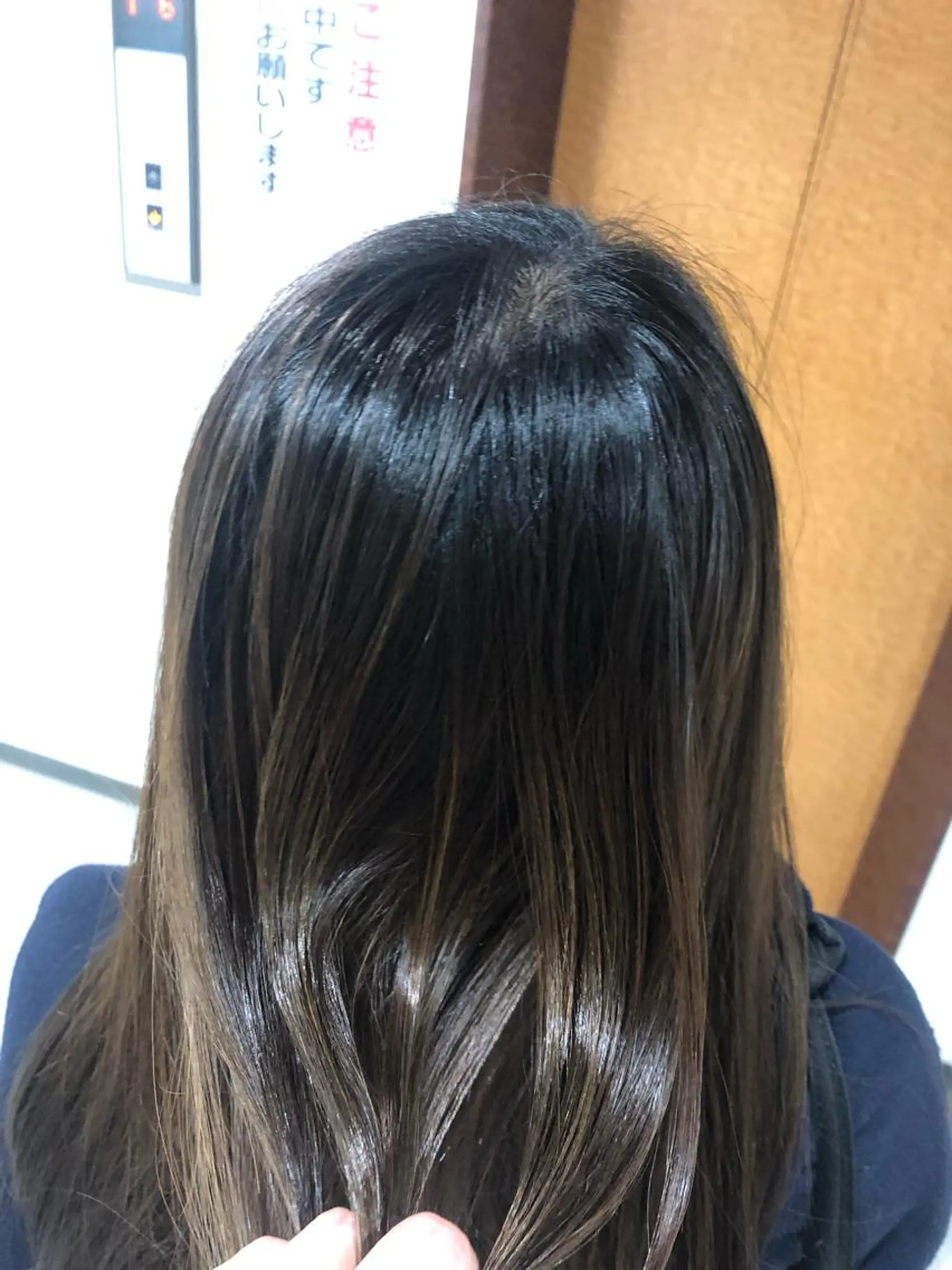 ミディアム カラー 髪質改善＆ブリーチ 伊勢　祐一郎のヘアスタイル