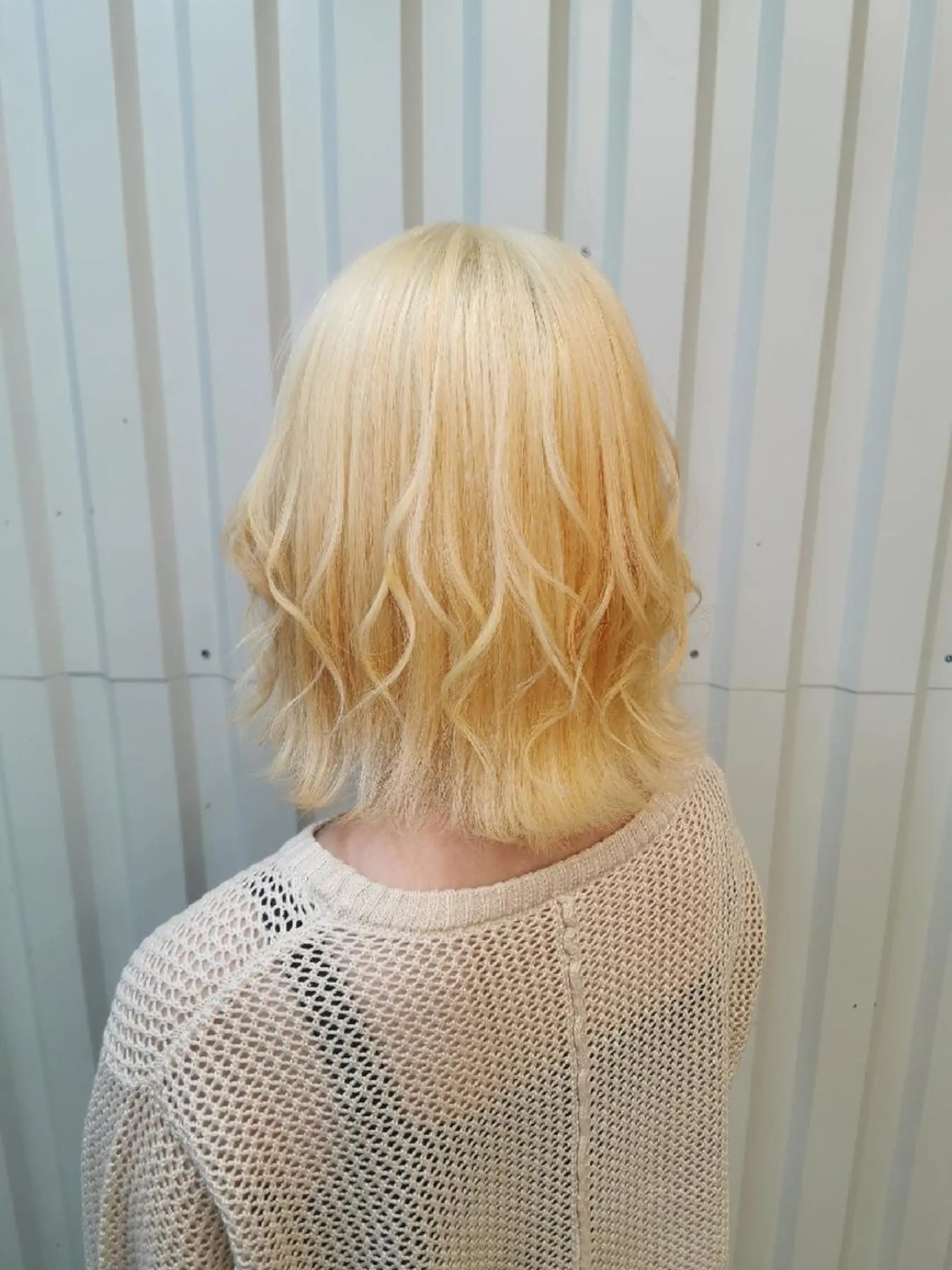 ミディアム カラー 抜きっぱなしブロンド ブロンド グランアイ𑁍 船橋北口店菊間の眉毛・アイブロウイメージ