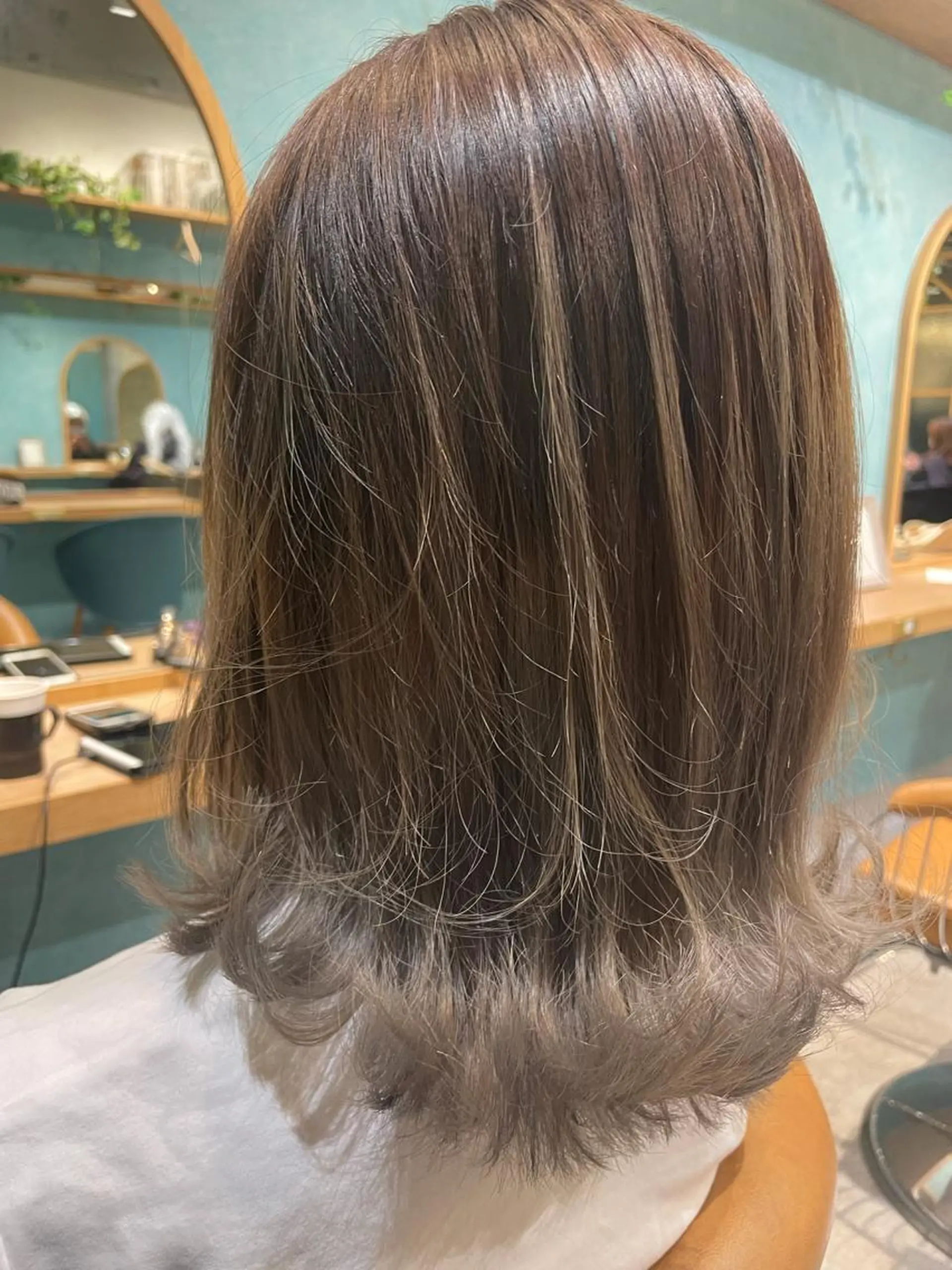 ミディアム カラー AUBEHAIRnoa熊谷店所属・中島紫乃  レイヤー 🇰🇷🌈のヘアスタイル