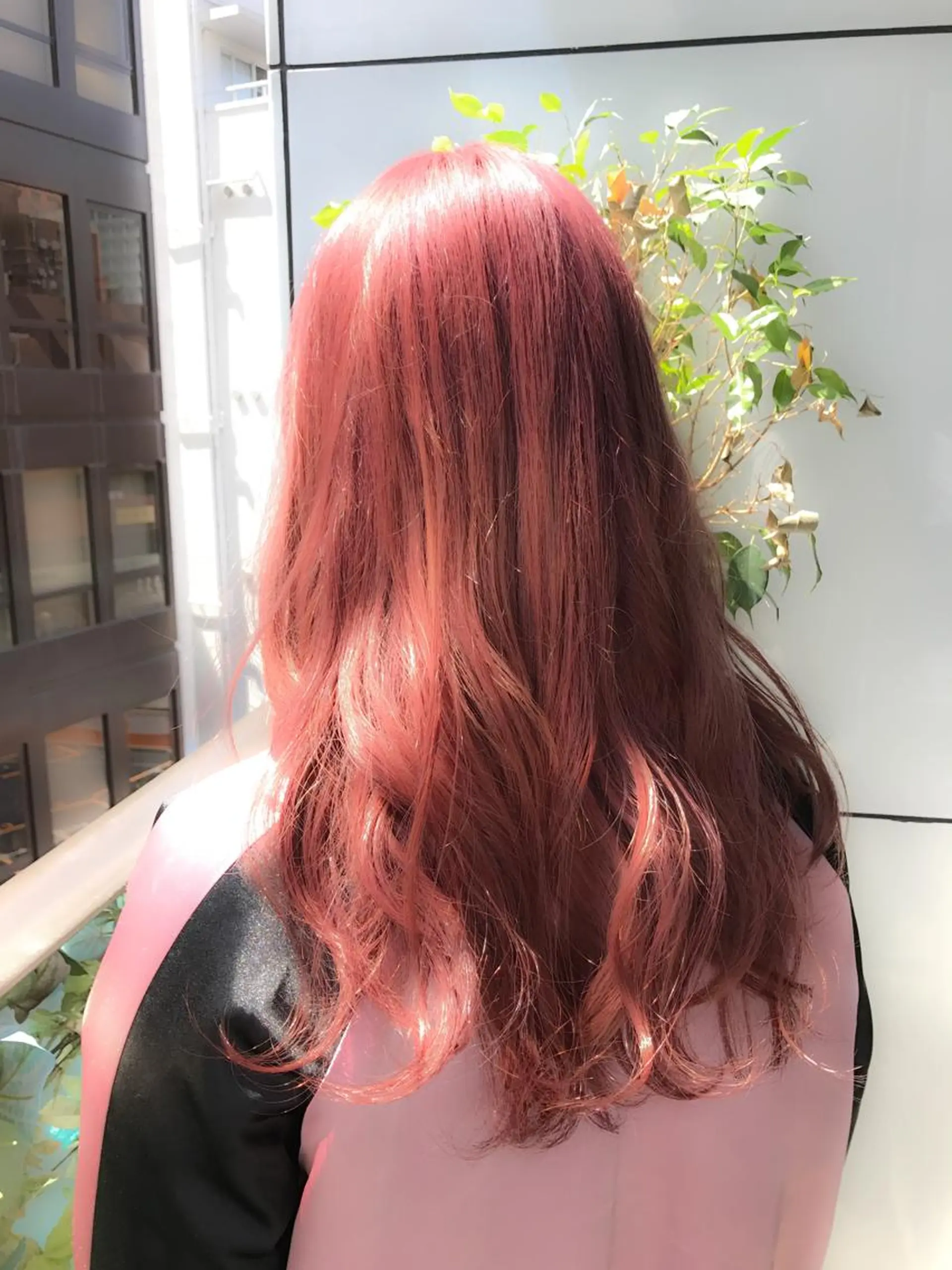 セミロング カラー ヘアアレンジ ブリーチ ピンクカラー 🌈髪質改善💕 縮毛矯正✨青木まで✨のヘアスタイル