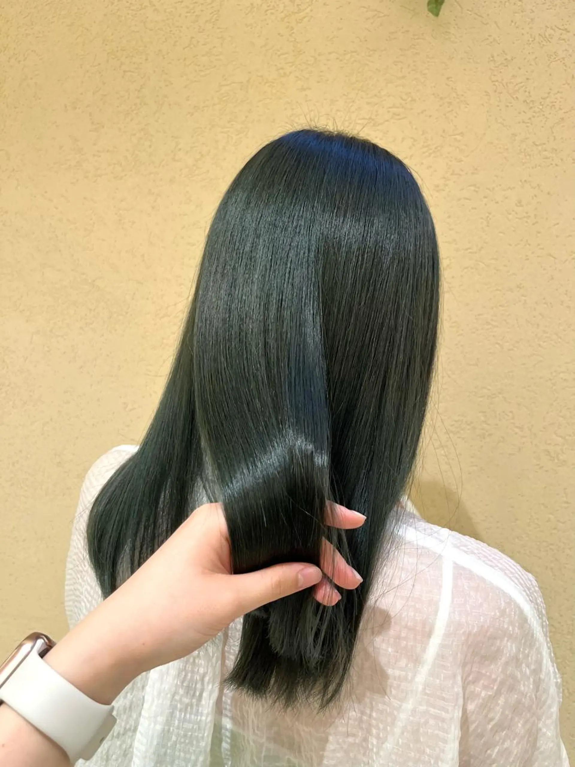 ミディアム ヘアカラー 横川 千亜希のヘアスタイル