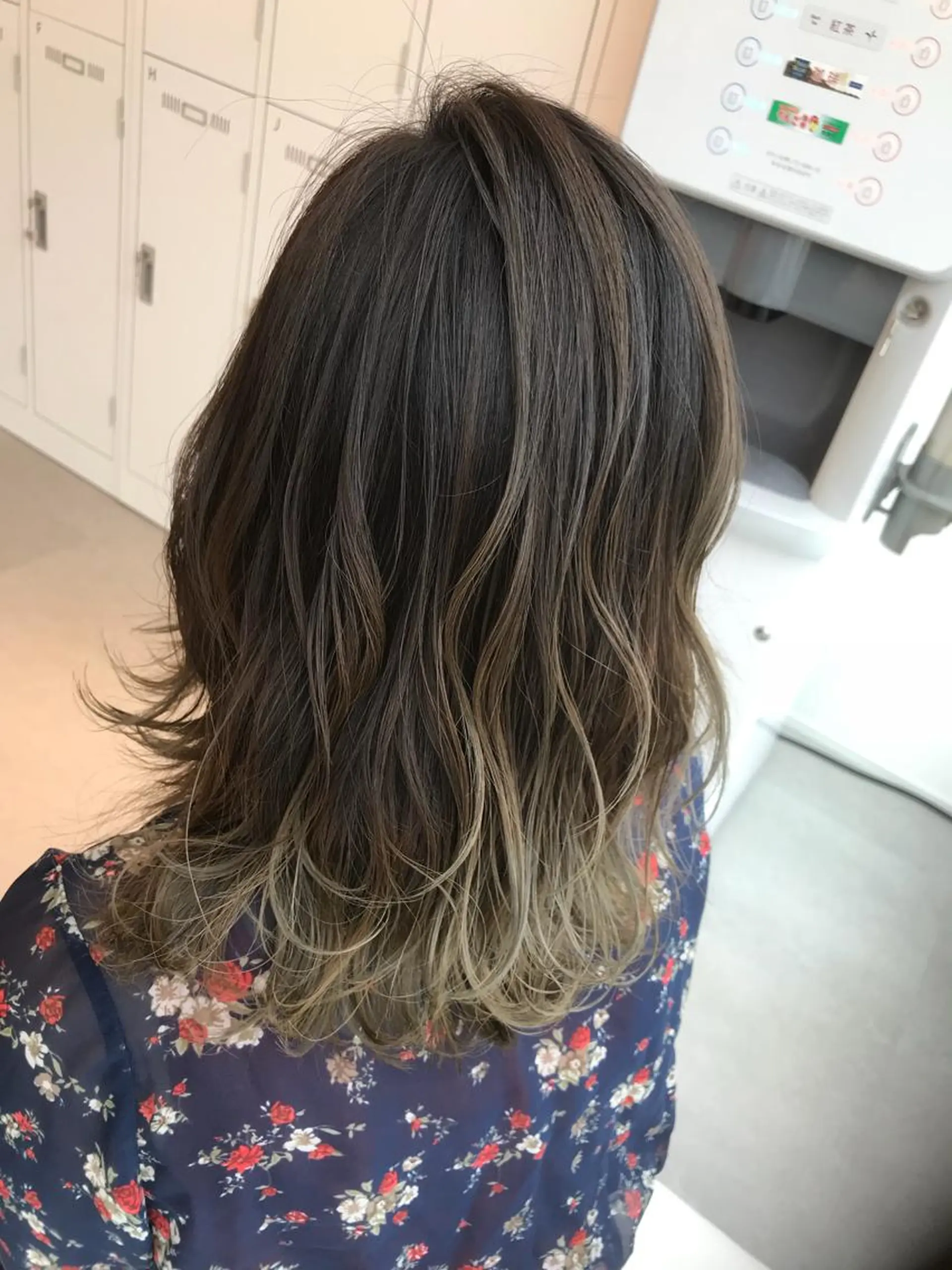 ミディアム ハイライト 村阪 由美子のヘアスタイル
