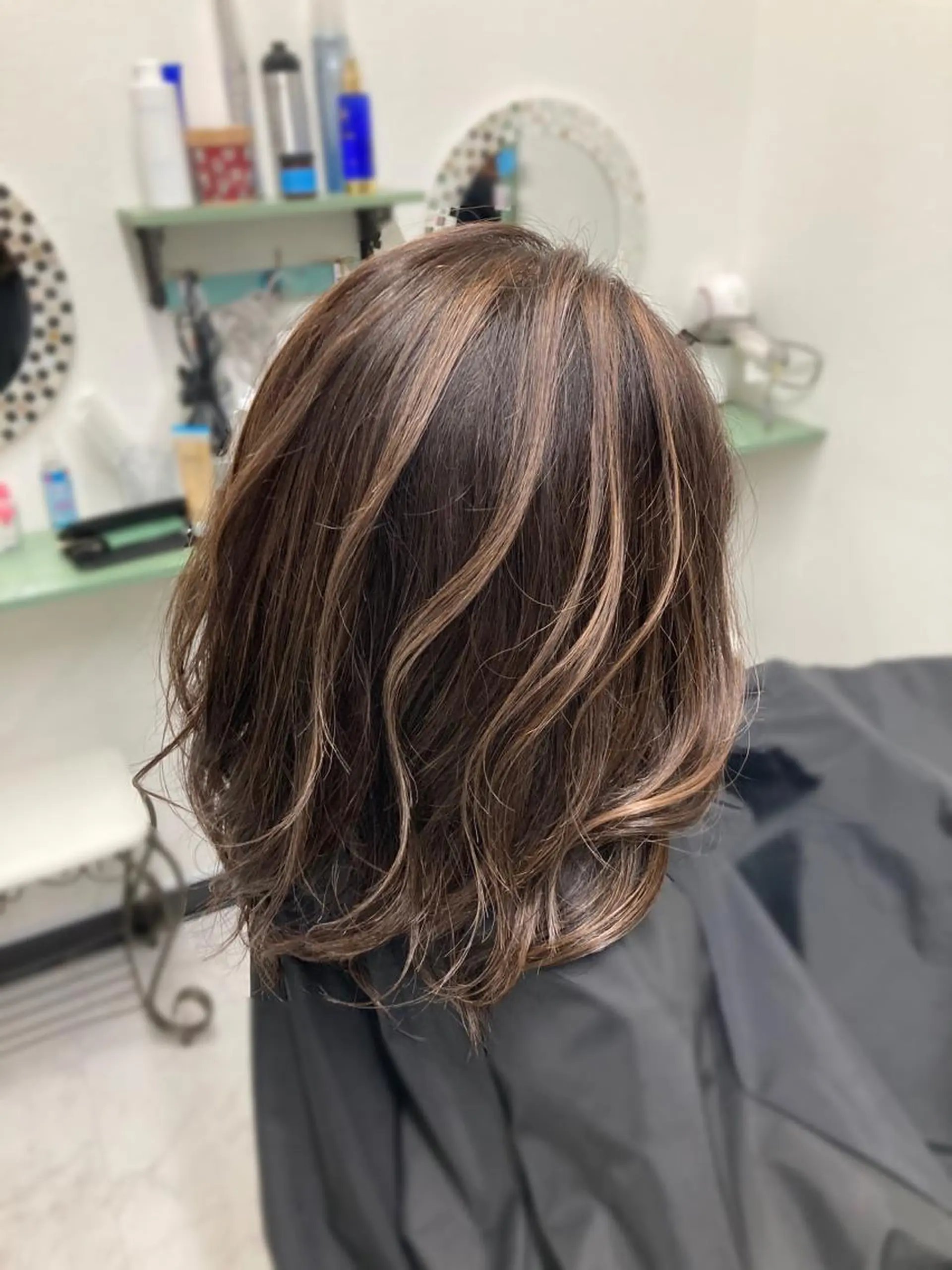 ミディアム カラー パーマ ヘアアレンジ ハイライトカラー ハイライト AIM所属・髪質改善✧︎エステ 💎AIM【アイム】のヘアスタイル