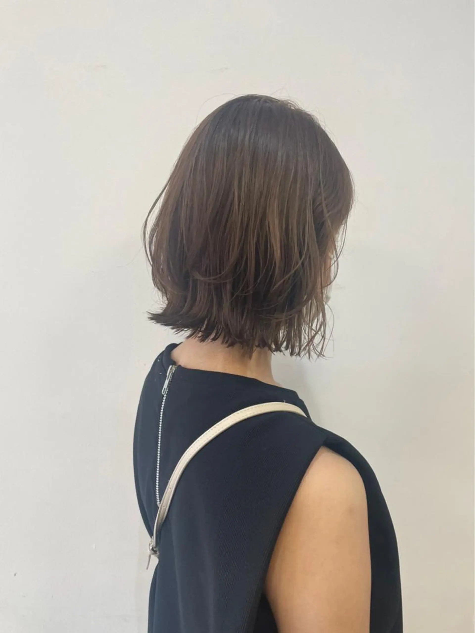 ミディアム 河口 友里のヘアスタイル