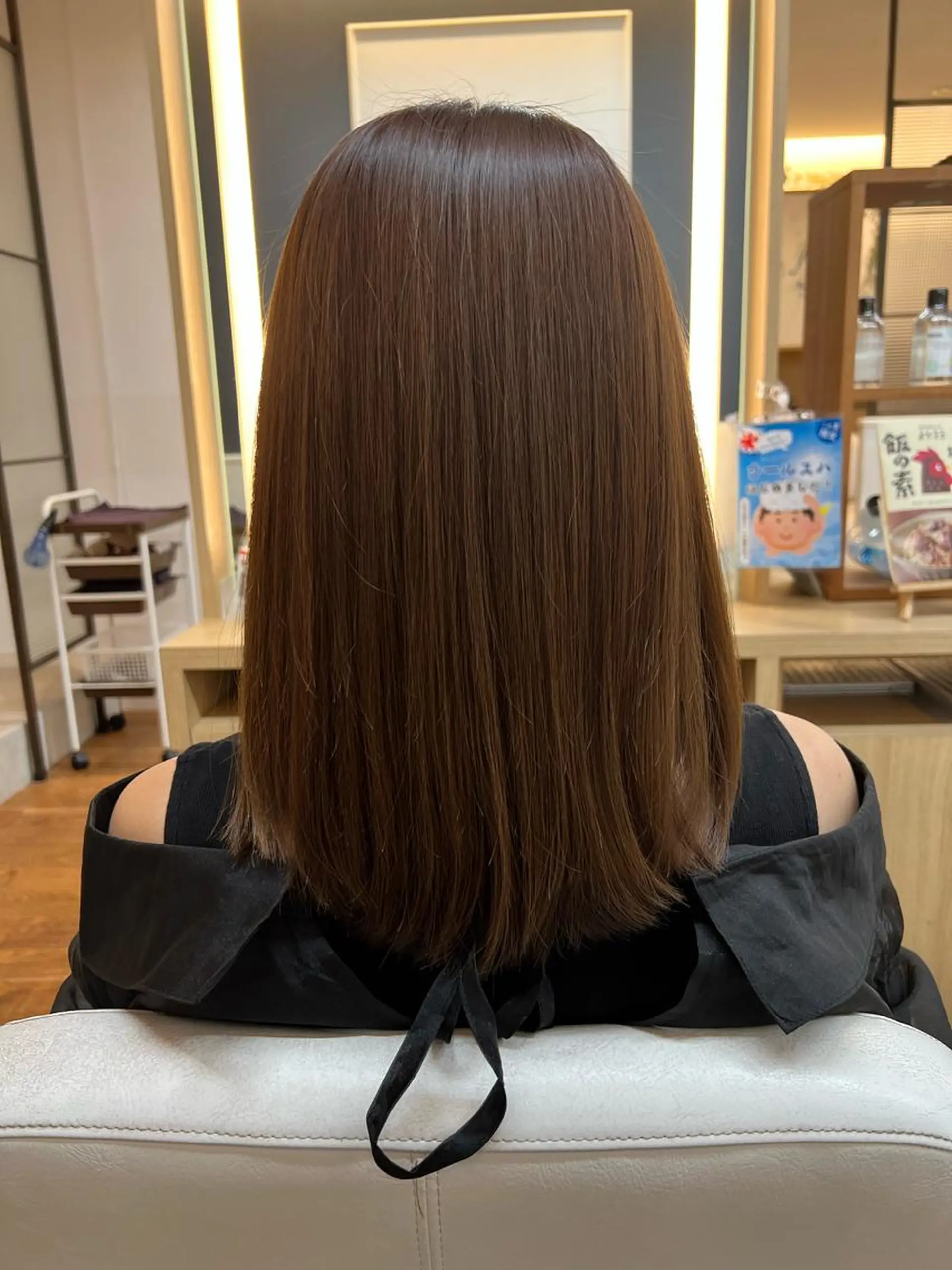 セミロング カラー ベージュカラー ブリーチ ミルクティーベージュ ブリーチなしカラー ✂︎HITOMI ✂︎のヘアスタイル