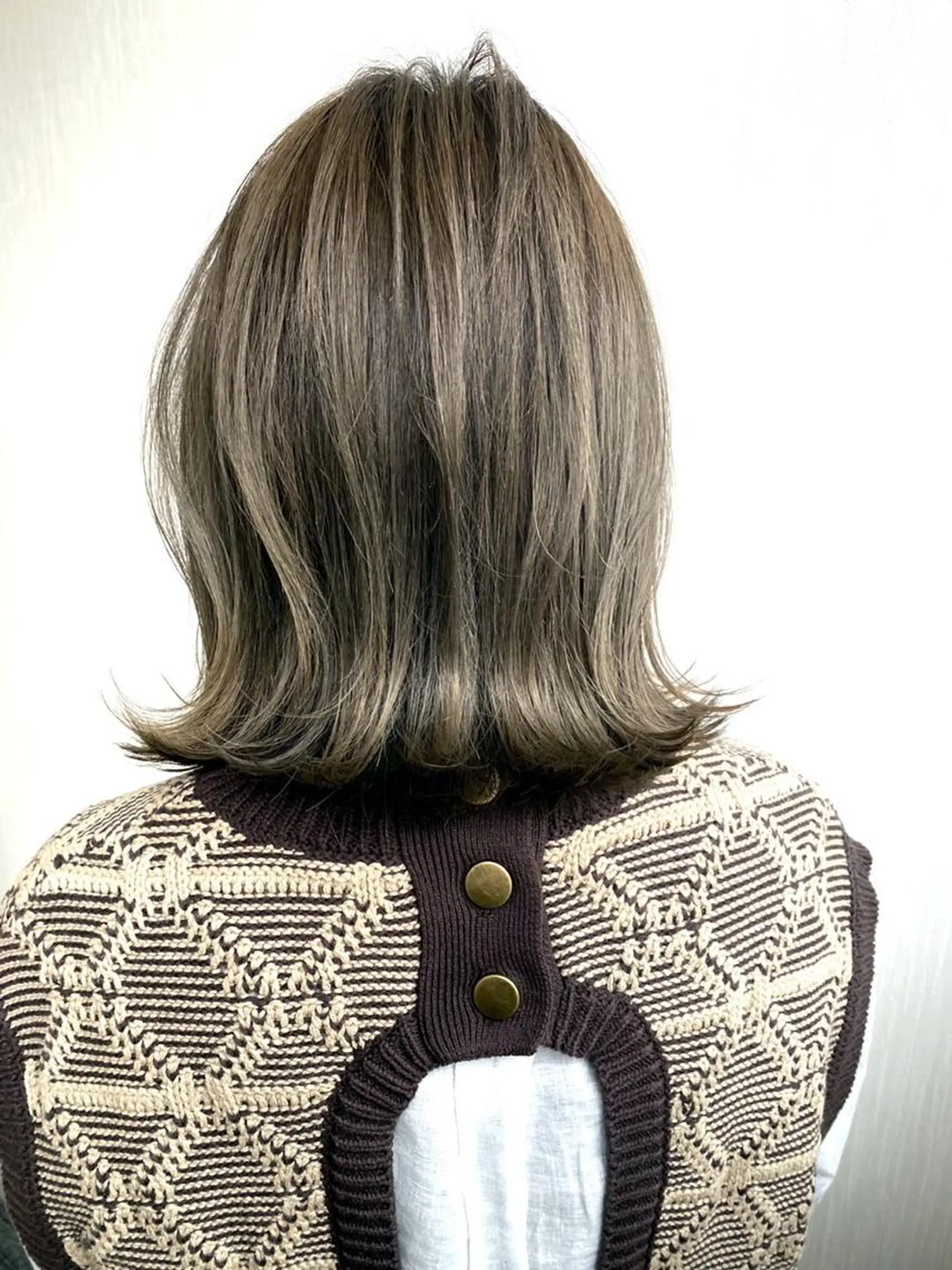 ミディアム カラー シャドールーツ美容師 篠原康太のヘアスタイル