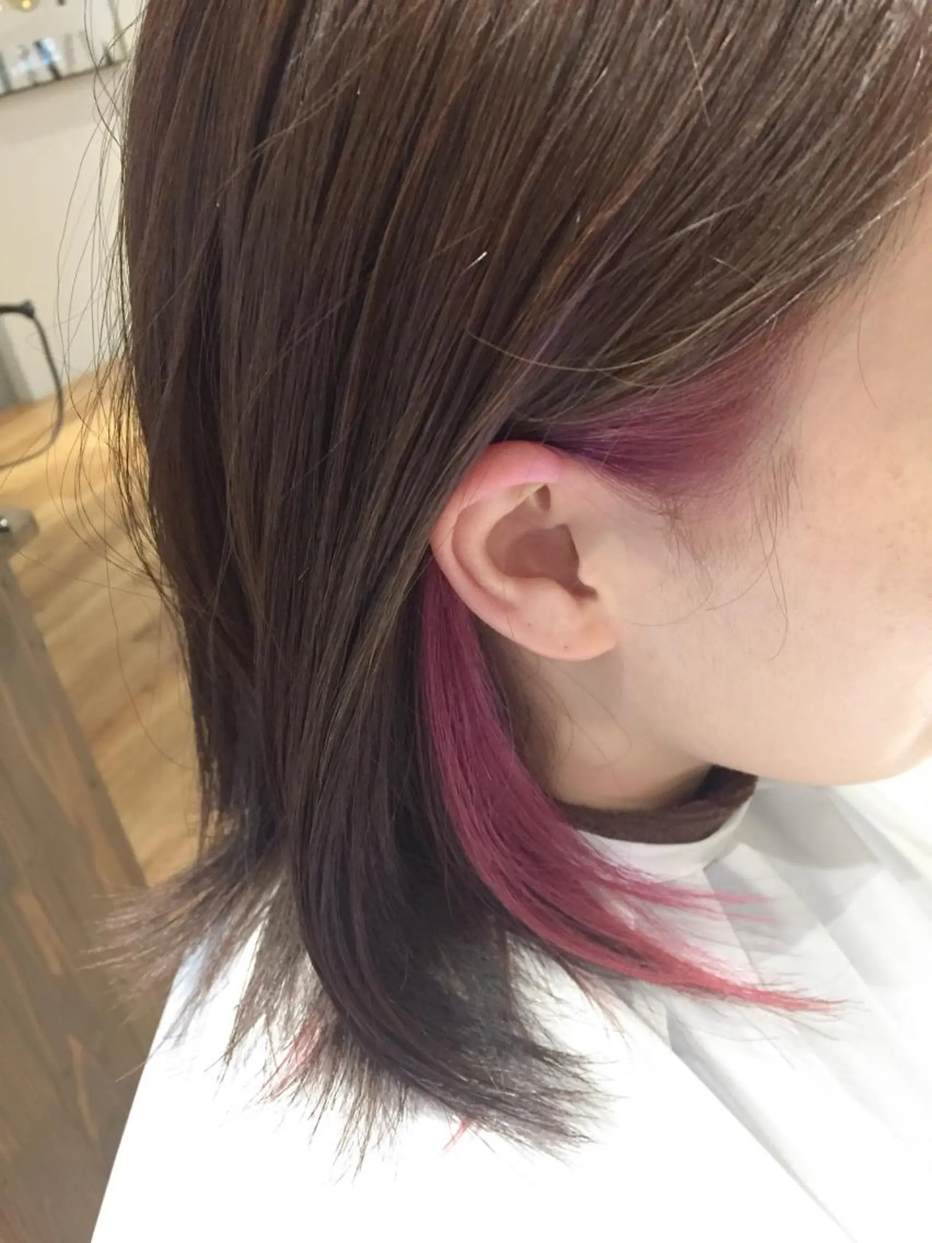 カラー ブリーチ イヤリングカラー インナーカラー ピンクカラー ≫  𝟓 ¹/₄所属・mayo 🐄🌈のヘアスタイル