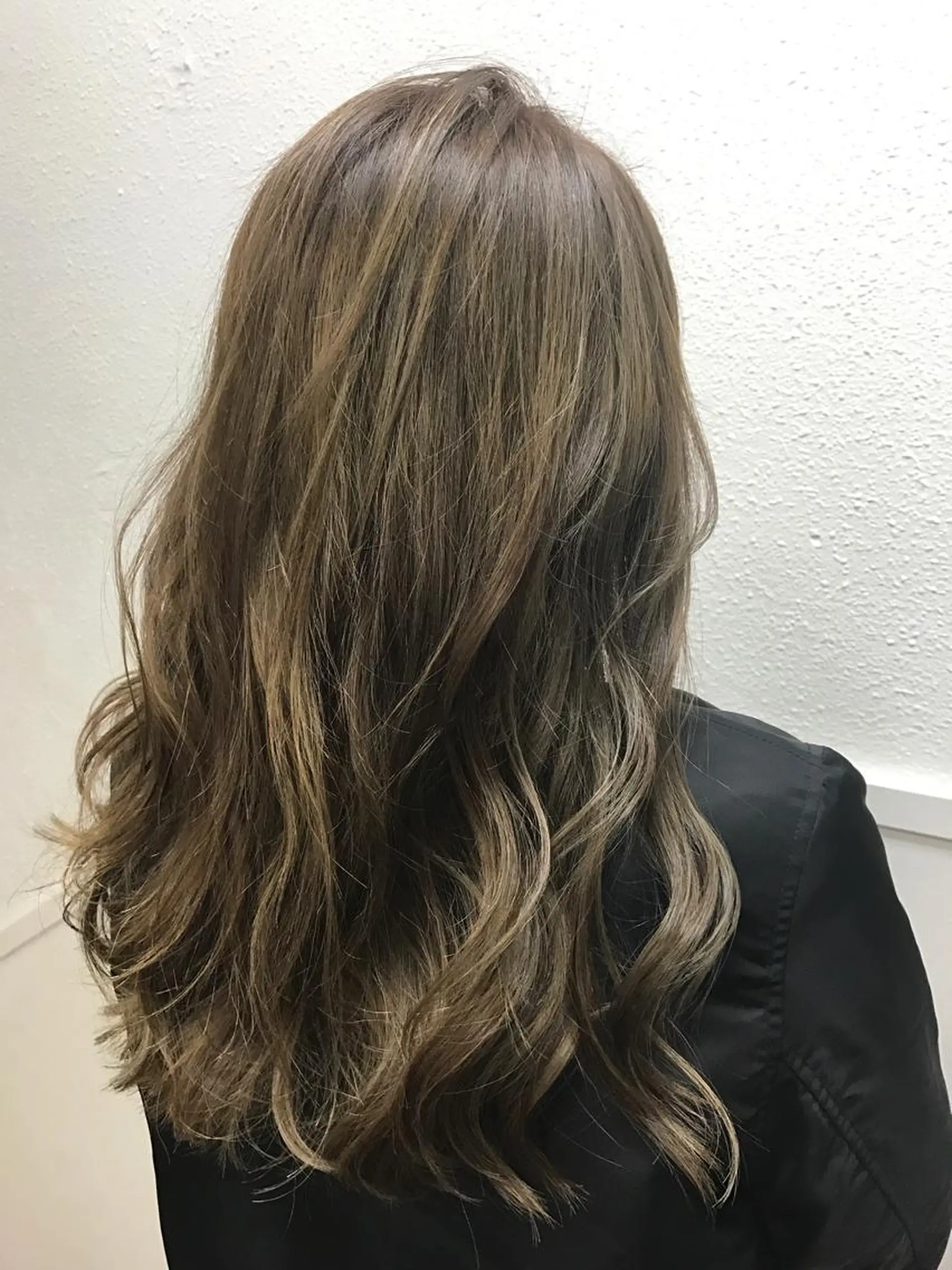 ロング カラー にった みずきのヘアスタイル