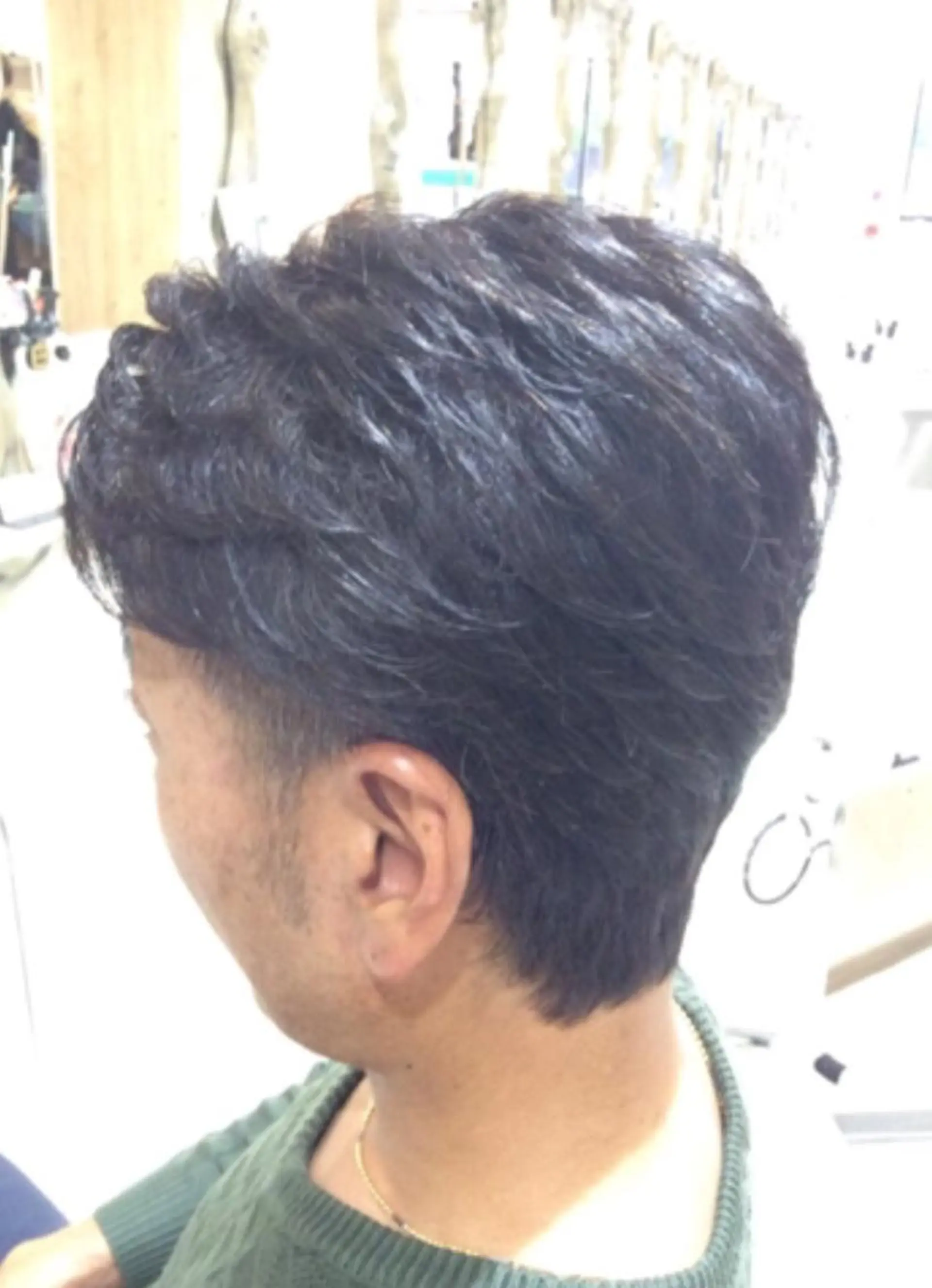 ショート パーマ メンズ カット 松吉 純平のヘアスタイル