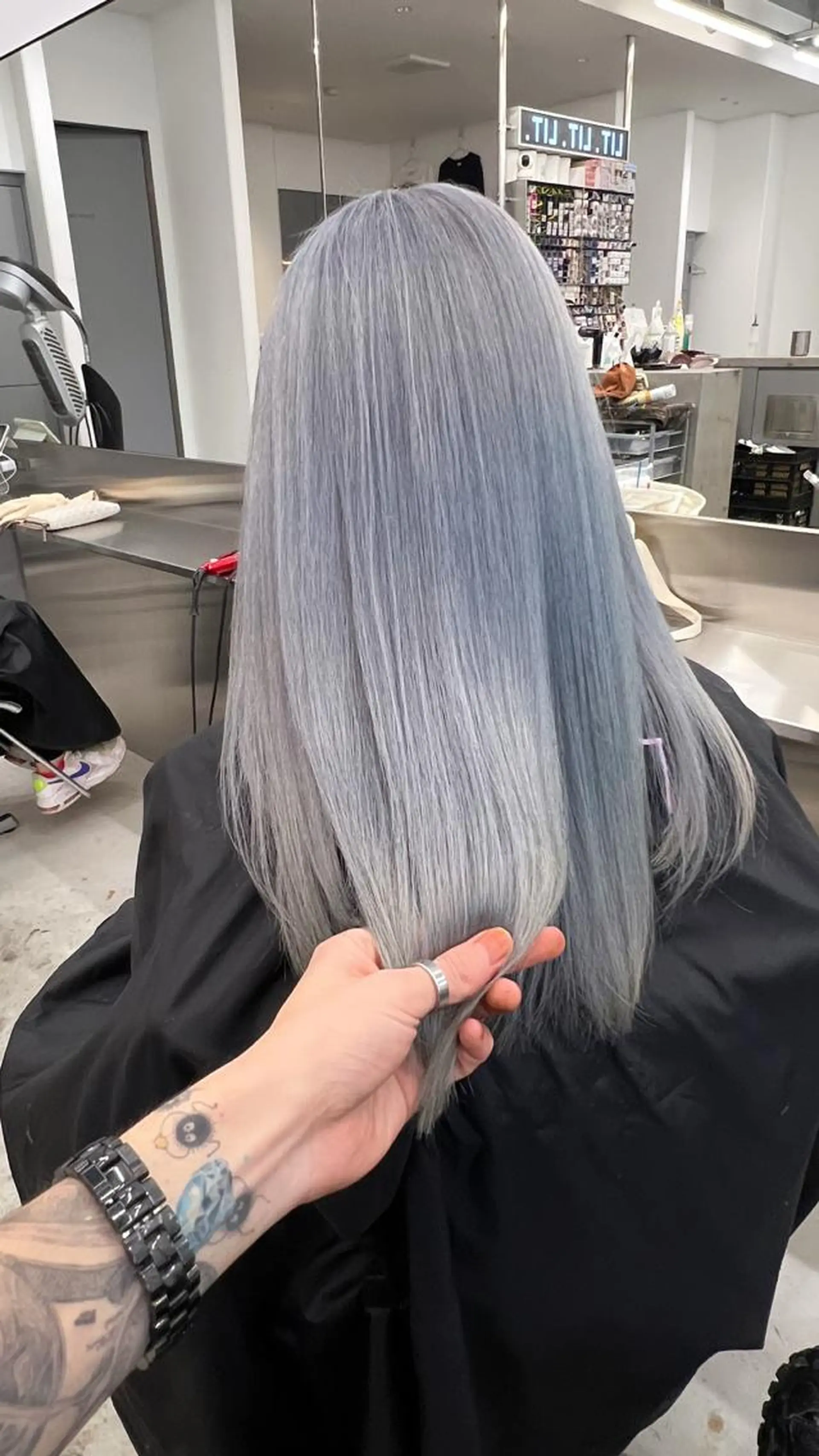 カラー セミロング セミロングパーマ バレイヤージュ ブリーチ ハイトーンカラー インナーカラー LIT. hair salonのヘアスタイル