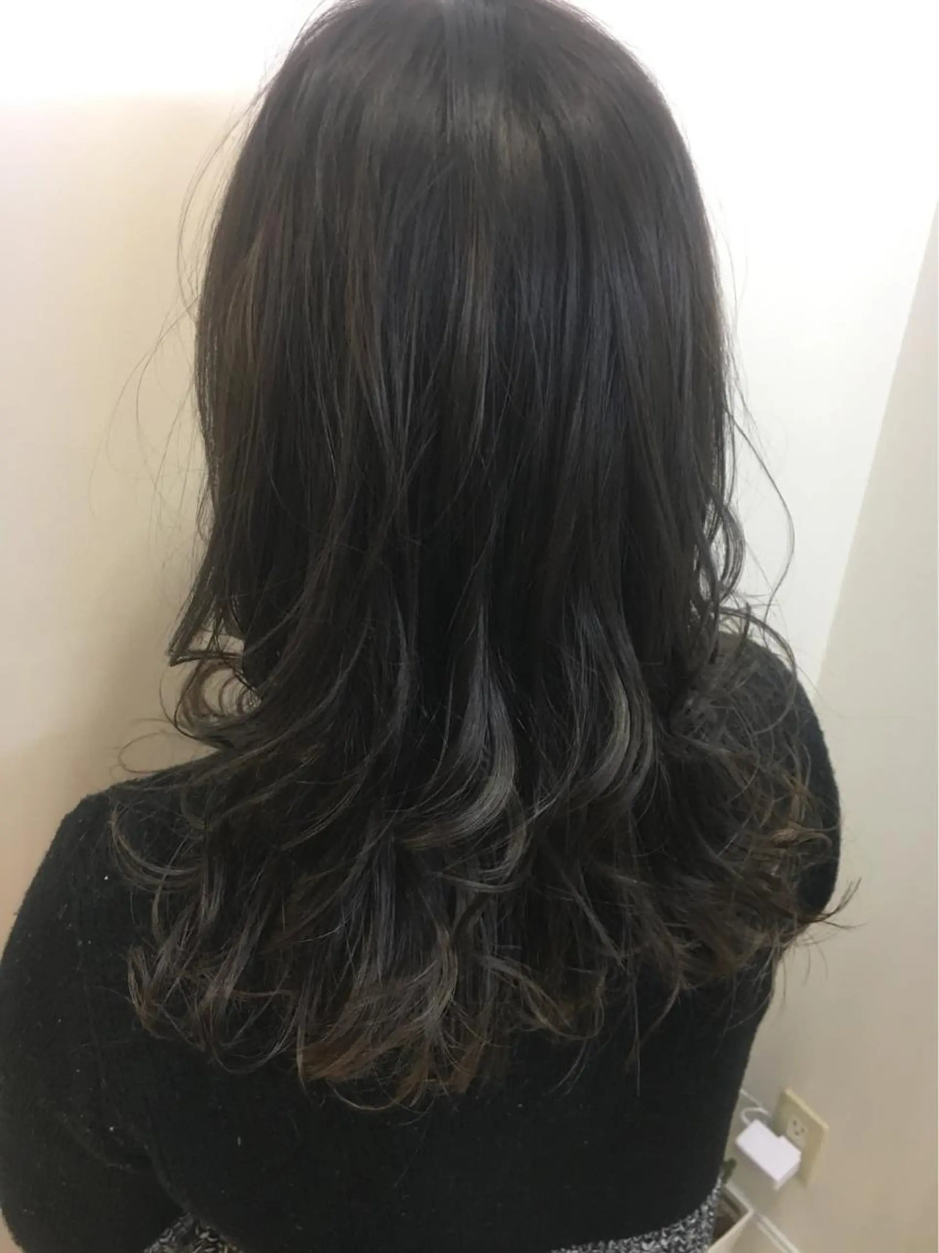 ミディアム カラー アディクシーカラー シルバー ヘアカラー 永井 大希のヘアスタイル