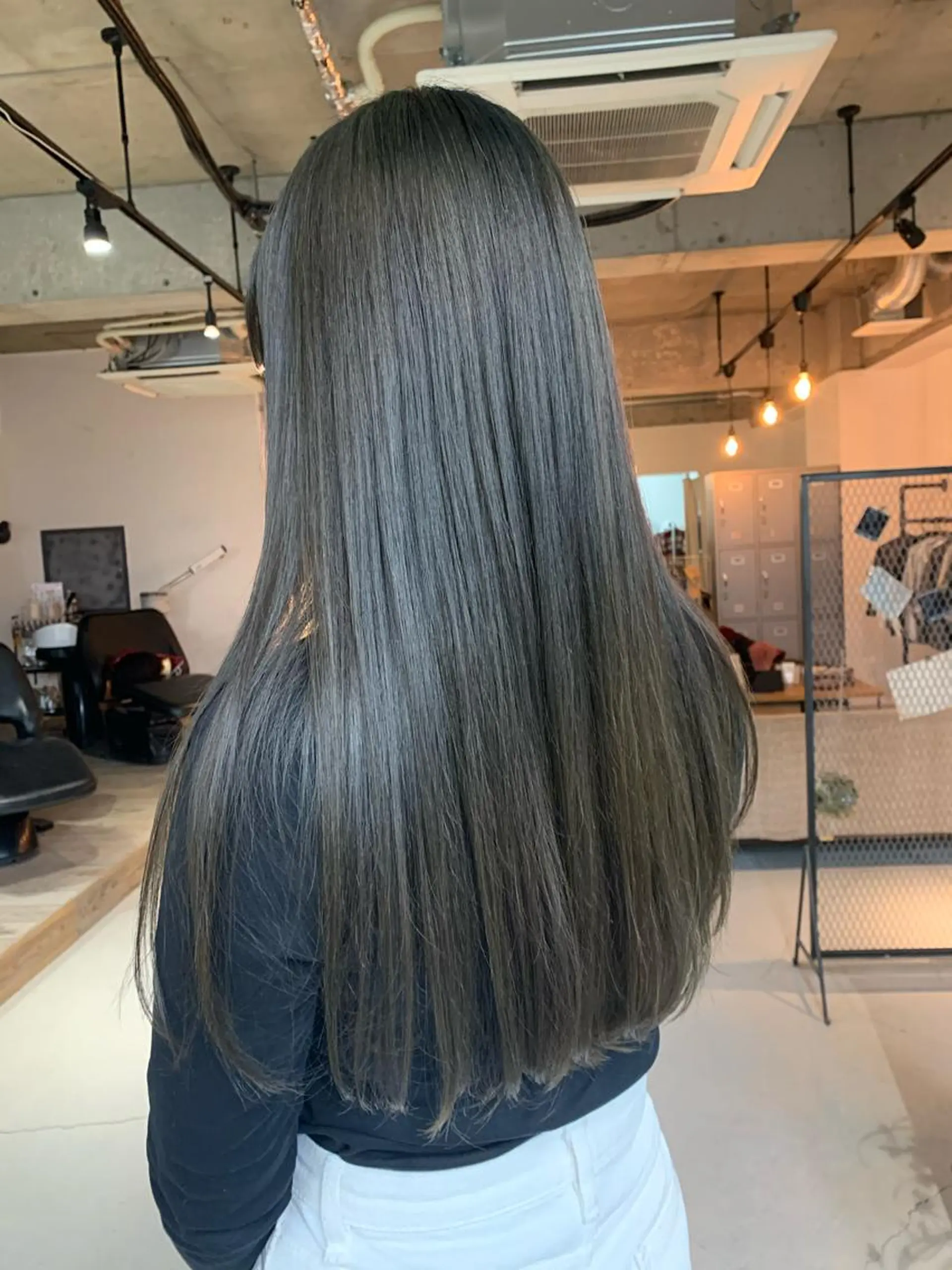 ロング momo 岡崎のヘアスタイル