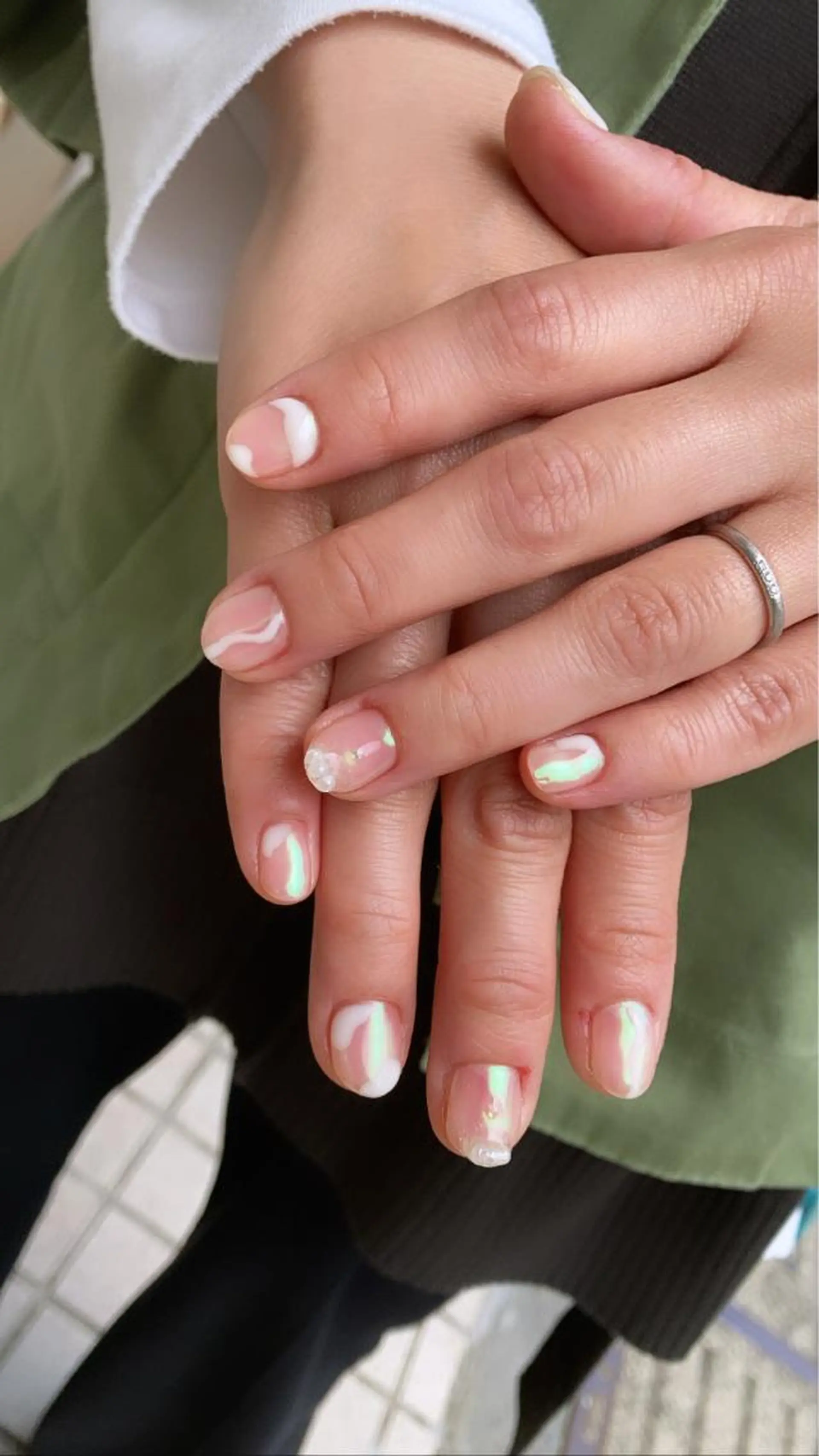 ネイル nailsalon　hue所属・小山 羽奈のネイルデザイン