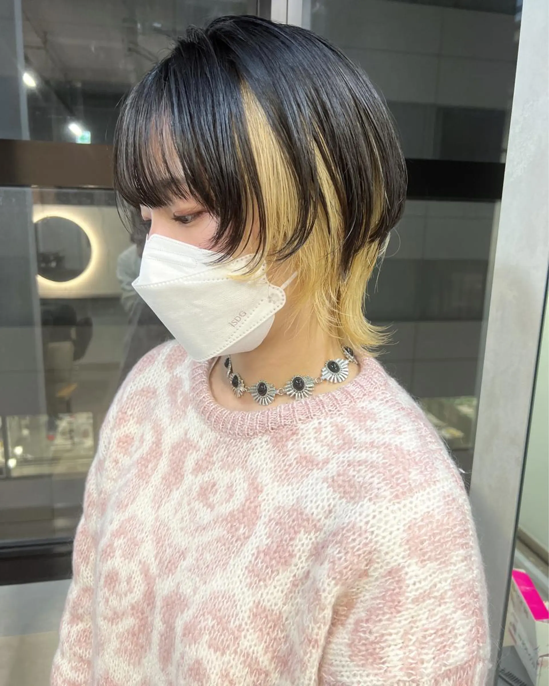 ミディアム ブリーチ/ウルフ ハッシュカット/石山のヘアスタイル