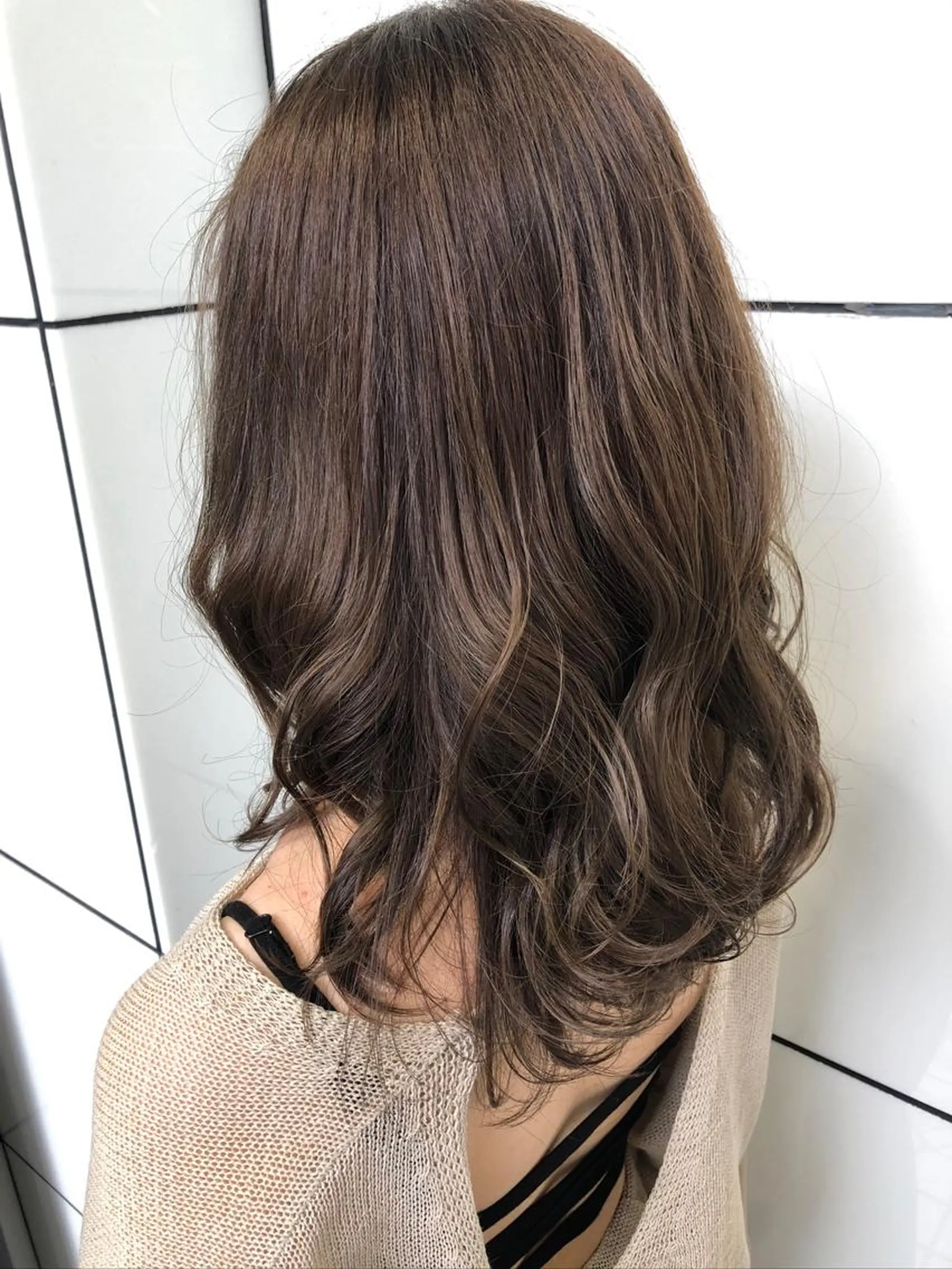 セミロング カラー ヘアアレンジ newi saLyu 今井海斗のヘアスタイル