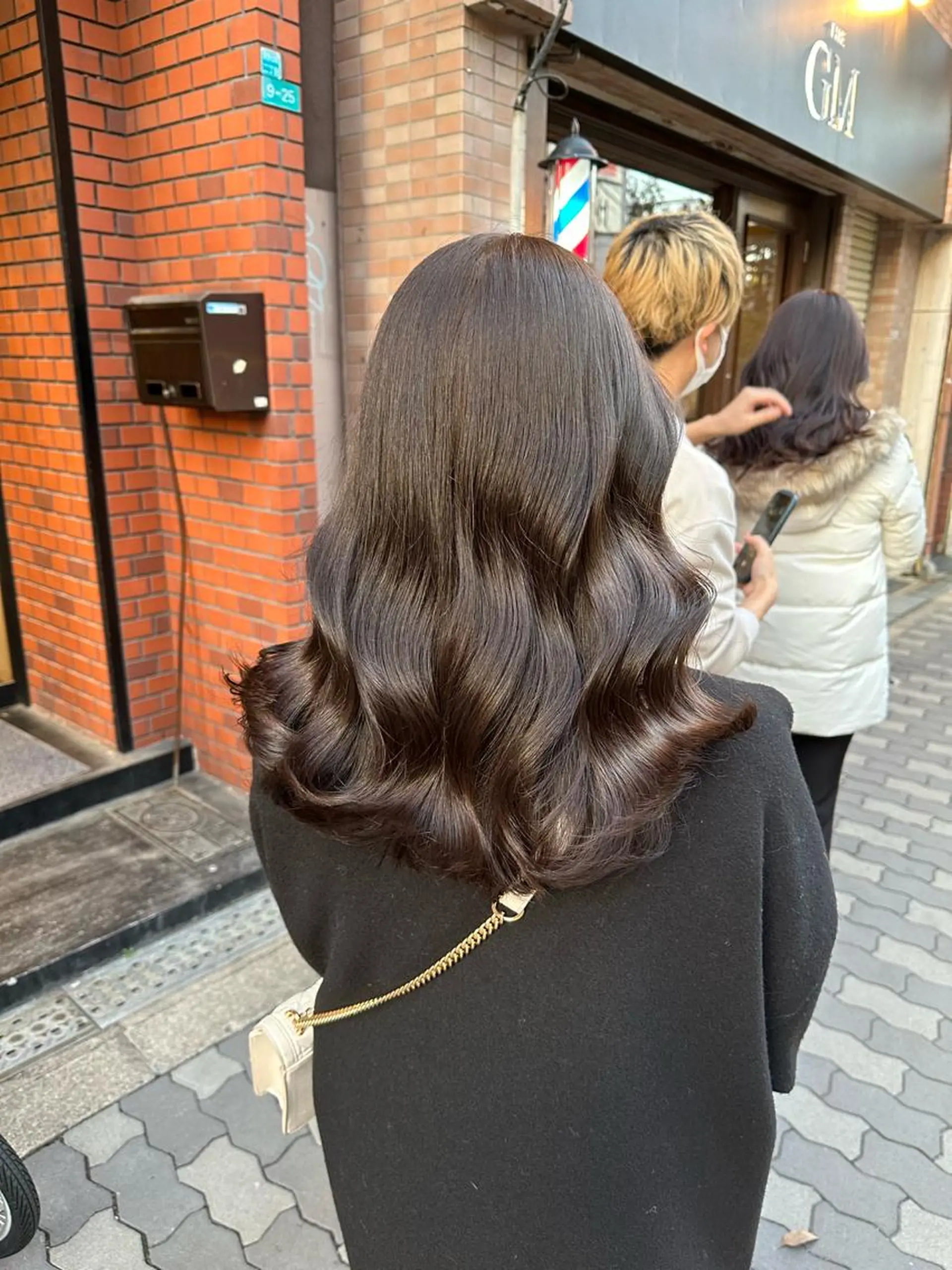 セミロング カラー グレージュ オリーブグレージュ オリーブグレー カット ヘアカラー トリートメント 上田 紗也のヘアスタイル
