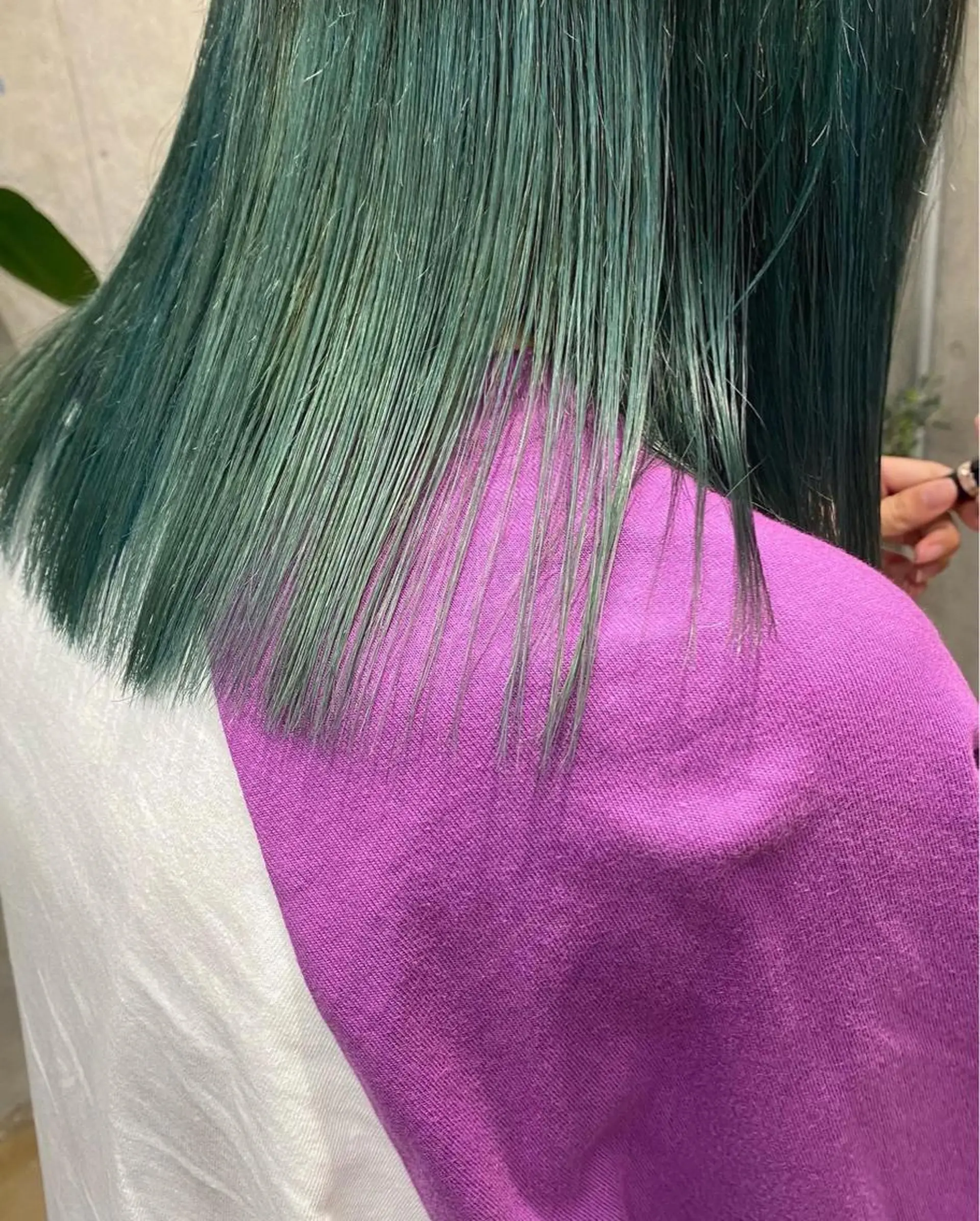 セミロング カラー ヘアカラー トリートメント Yahiko ハイトーンのヘアスタイル