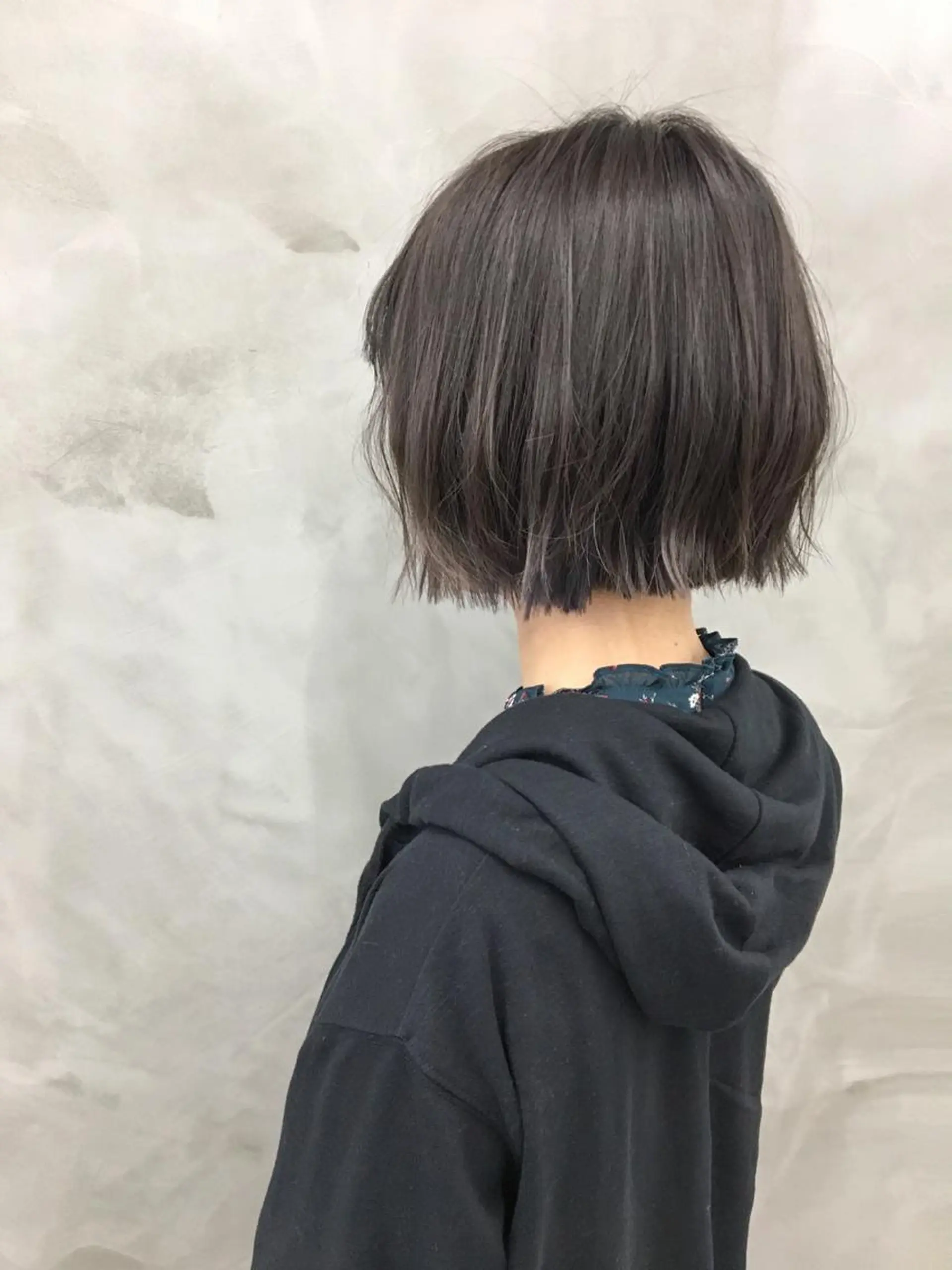 カラー 切りっぱなしボブ デザインカラー グレージュ ハイライトカラー ボブ SEED&beauty byFLAT所属・ヘッドスパ (女性限定)🍋モエのヘアスタイル