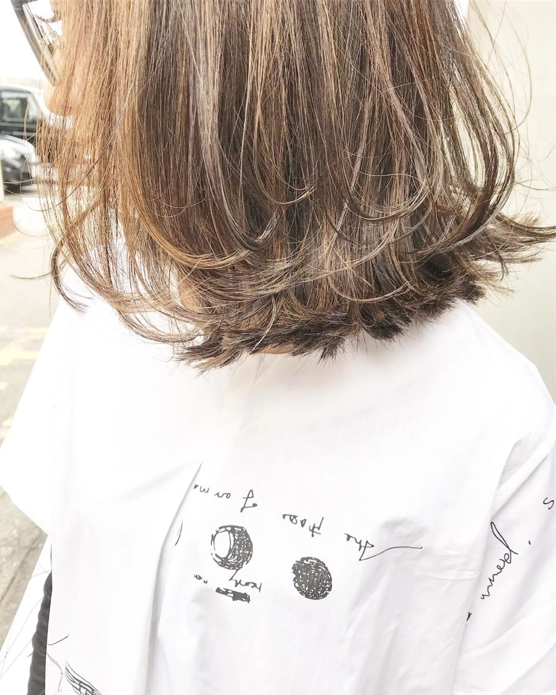 ショート カラー ヘアアレンジ 切りっぱなしボブ バレイヤージュ ブリーチ グラデーションカラー ハイライトカラー Mariana/ 鶴原-ハイライトのヘアスタイル