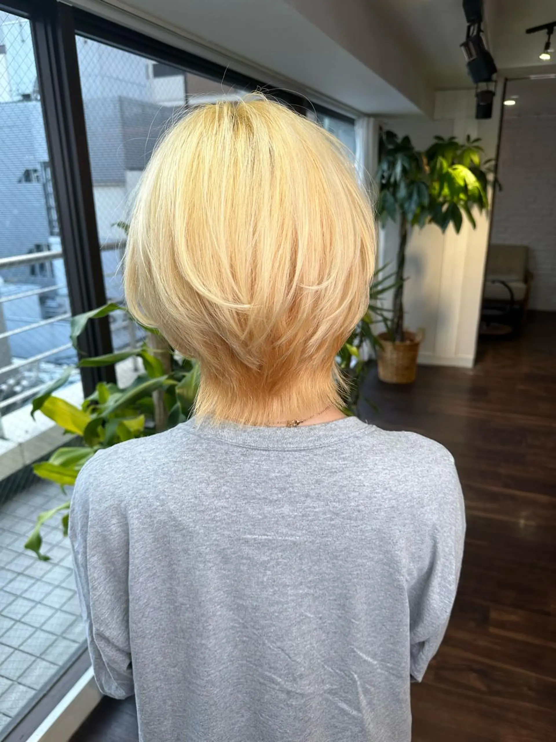 ショート 外国人風カラー Michel by chainon    ミッシェルバイシェノン所属・美髪職人/傷ませない カラー/橋本拓弥のヘアスタイル