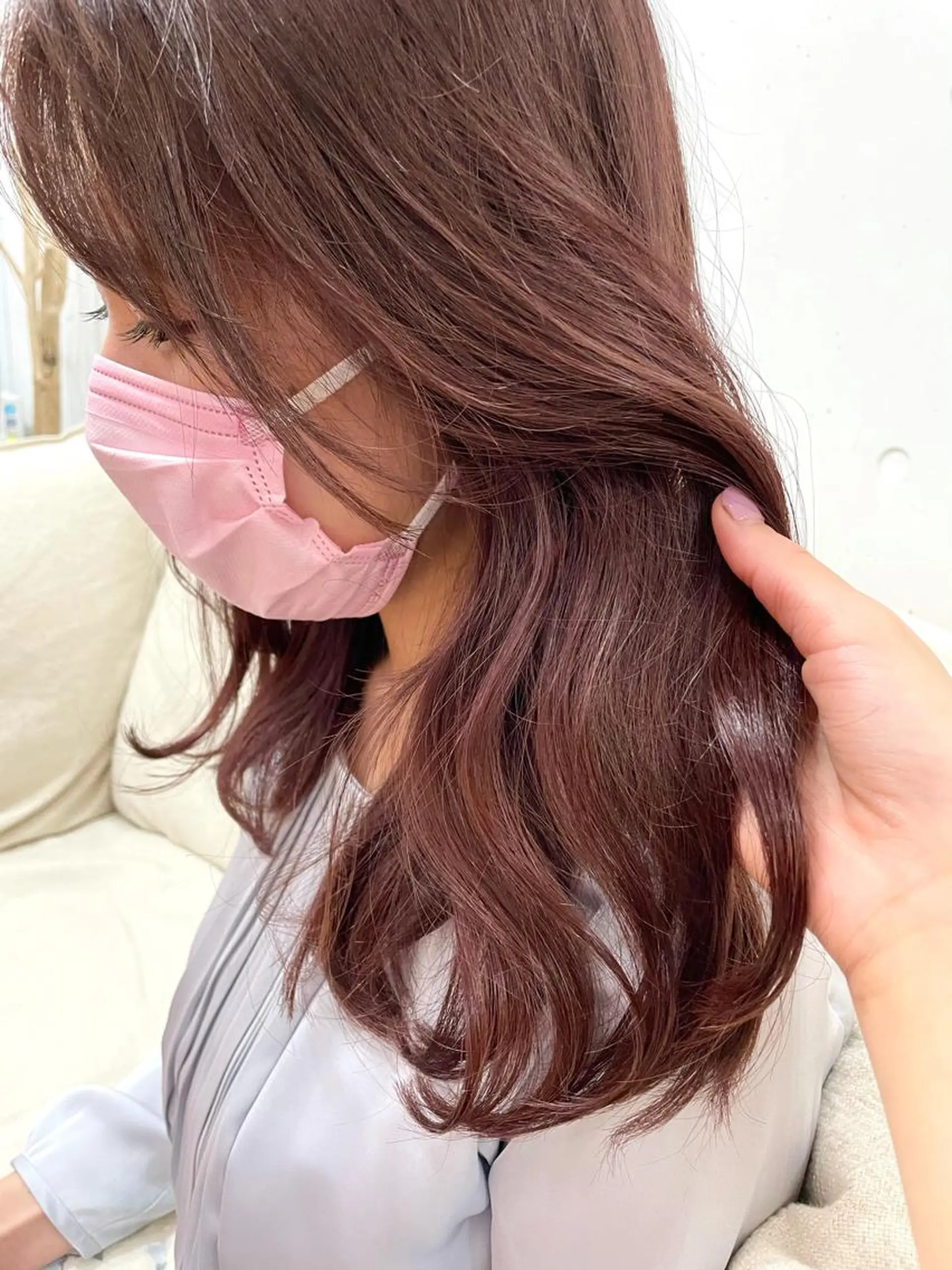 ロング カラー ブリーチ ブラウンカラー ブリーチなしカラー ピンクカラー ピンクブラウン カット ヘアカラー chama レイヤーカットのヘアスタイル