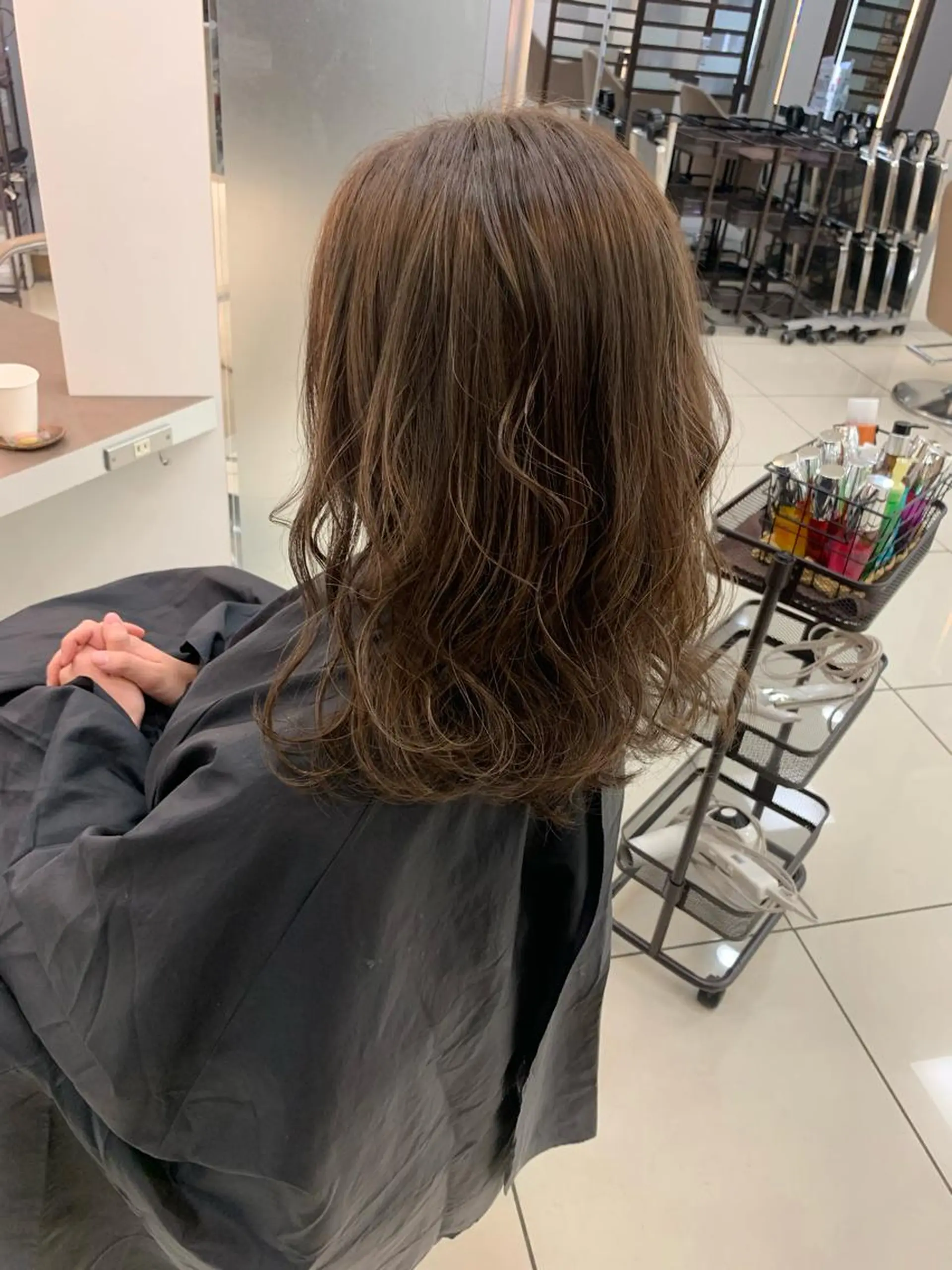 セミロング カラー ママ美容師まつげ 🤍まき🤍のマツエク・マツパデザイン