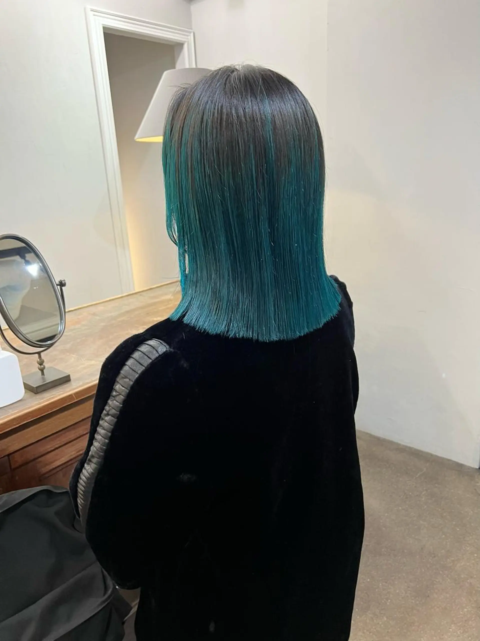 ミディアム カラー バレイヤージュ ブリーチ ブルーカラー ケアブリーチ レイヤーカット カット ヘアカラー 千葉 郁也のヘアスタイル