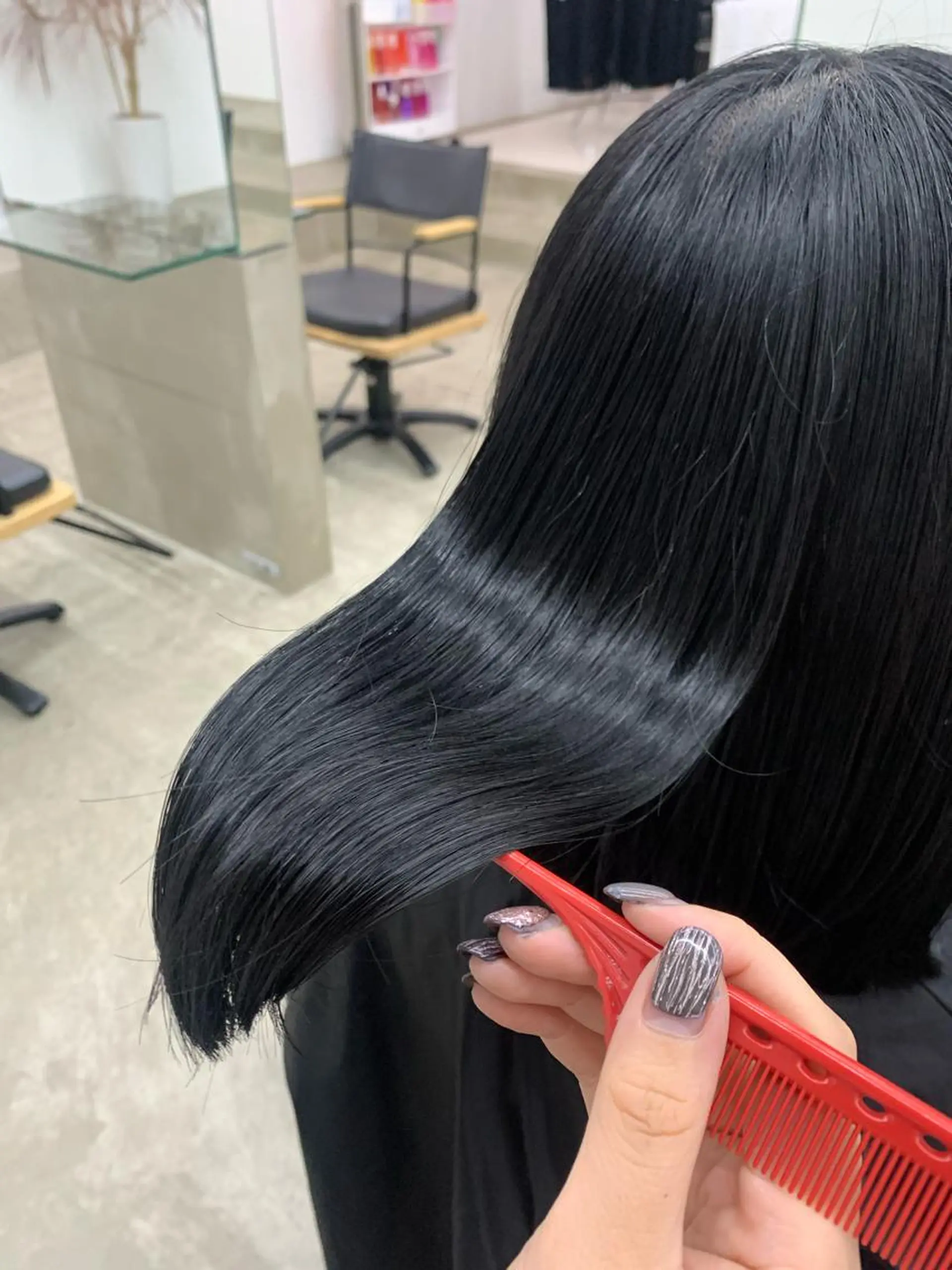 ミディアム カラー ネイビーカラー YU KIのヘアスタイル