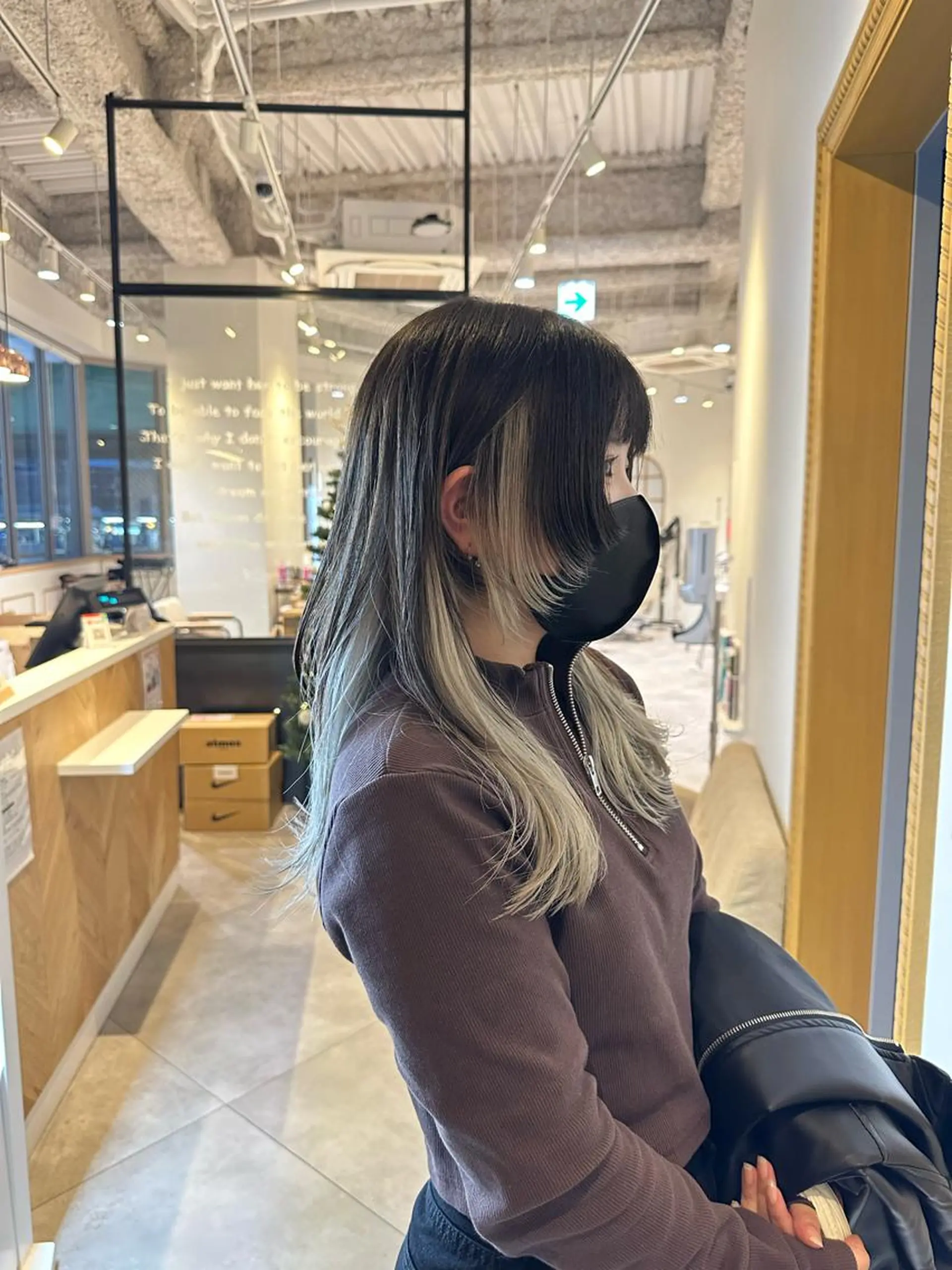 セミロング ボブ くびれヘア ハッシュカット 姫カット 韓国風ヘア カット ヘアカラー 大阪ウルフカット ハッシュカットのヘアスタイル