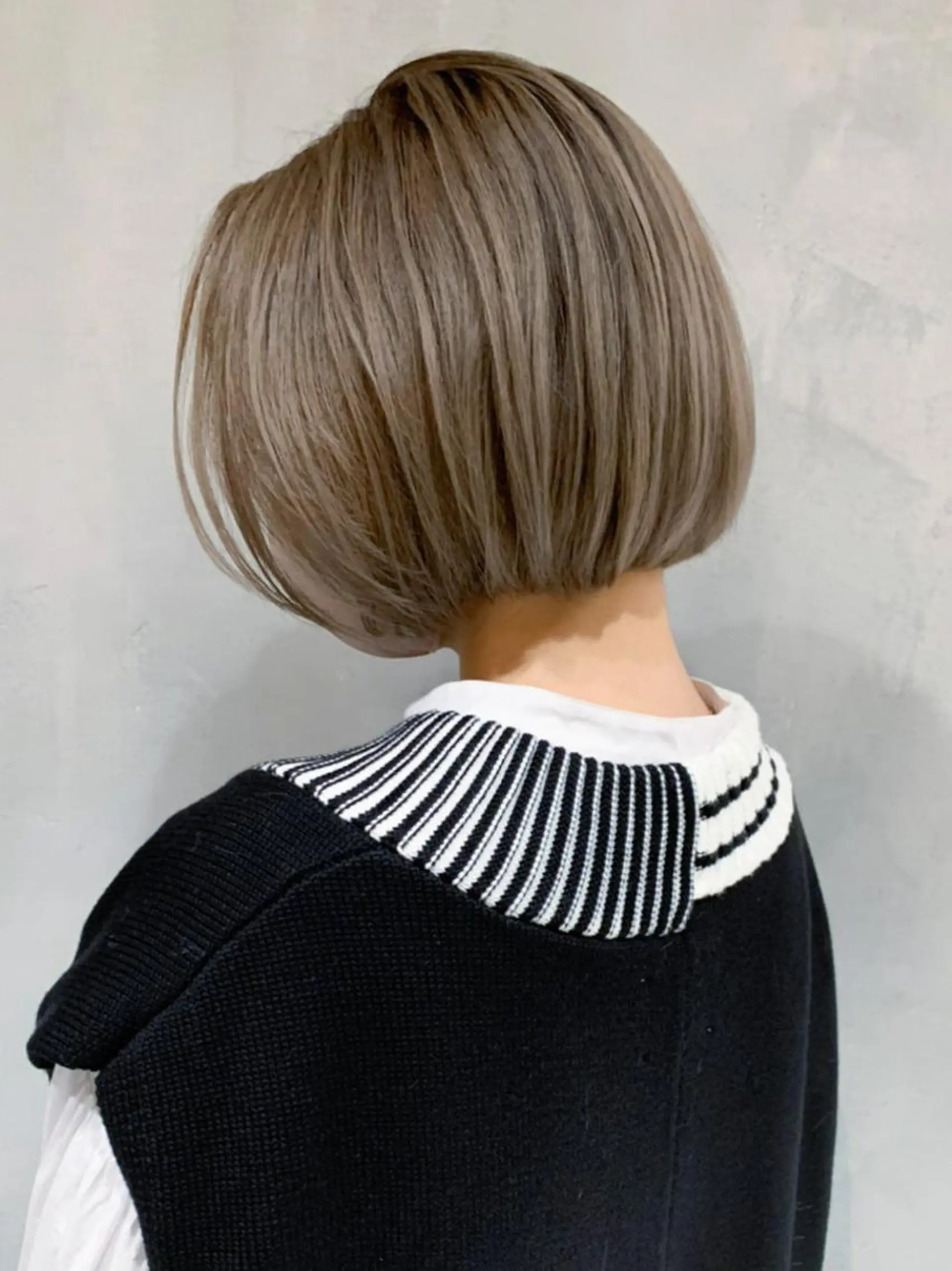 ミディアム カラー パーマ ヘアアレンジ アッシュ ベージュカラー ボブ カット ヘアカラー トリートメント ITbyALBUM 中野店のヘアスタイル